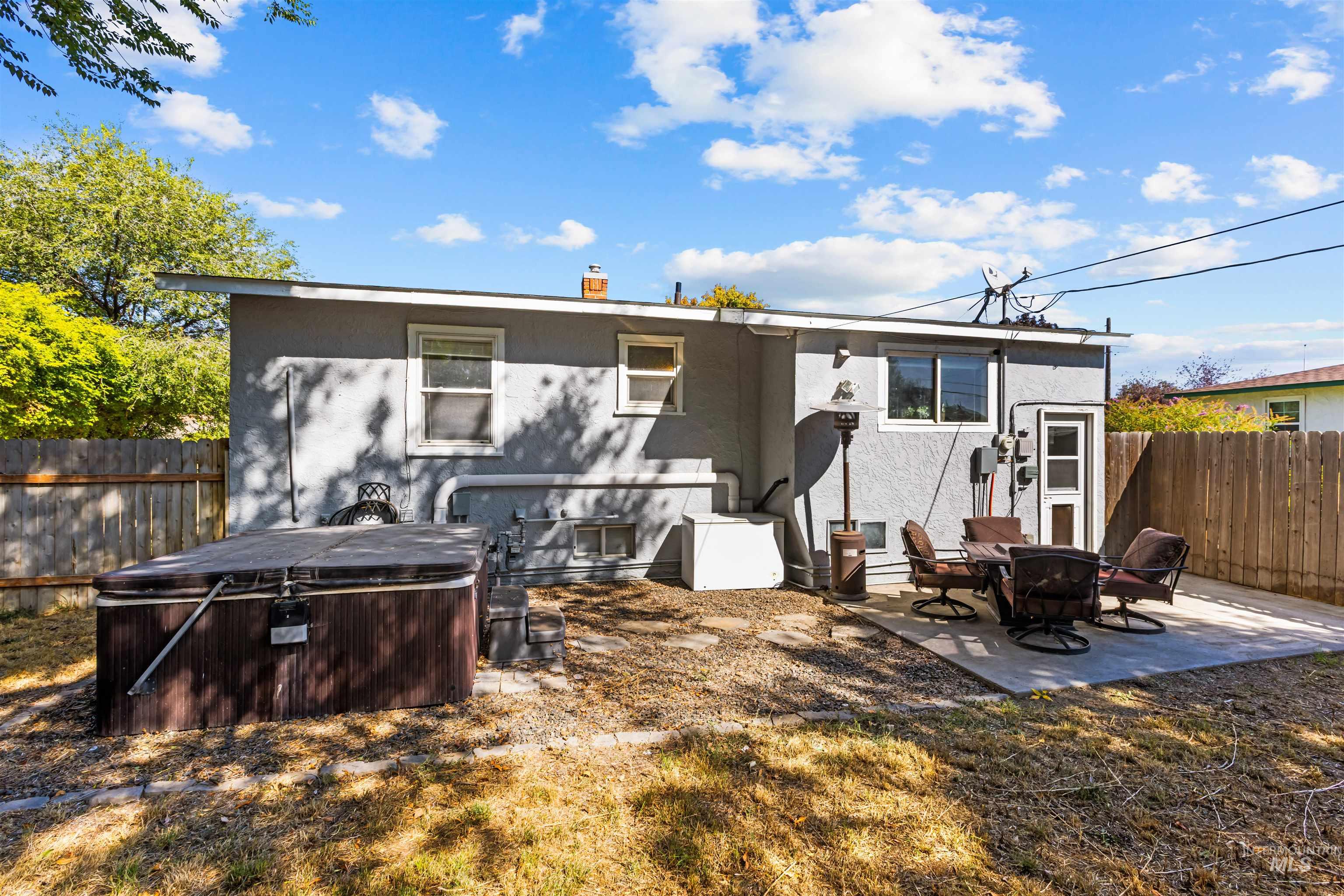 209 W Elm St, Caldwell, Idaho 83605, 3 Bedrooms, 2 Bathrooms, Residential For Sale, Price $350,000, 99001122