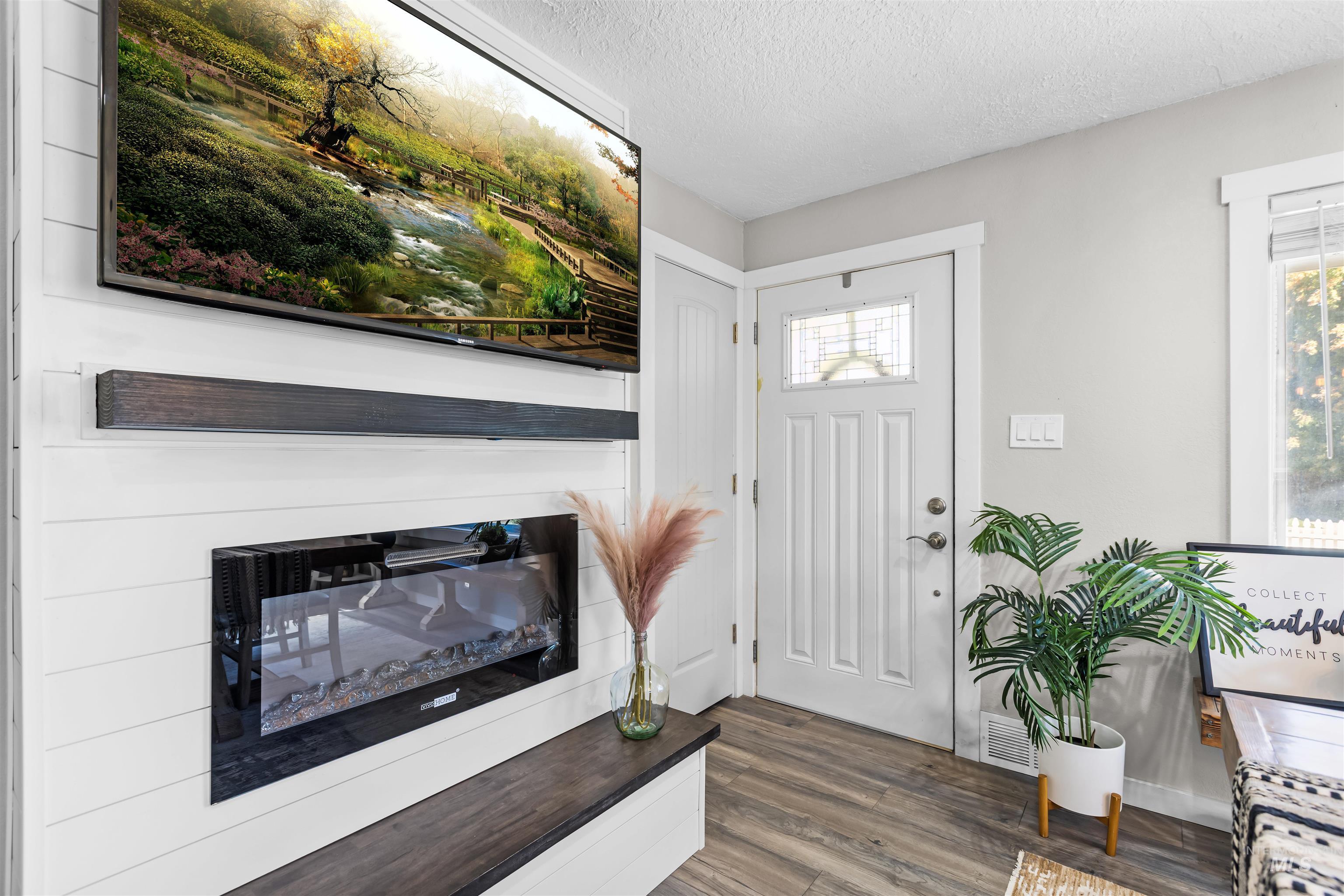 209 W Elm St, Caldwell, Idaho 83605, 3 Bedrooms, 2 Bathrooms, Residential For Sale, Price $350,000, 99001122
