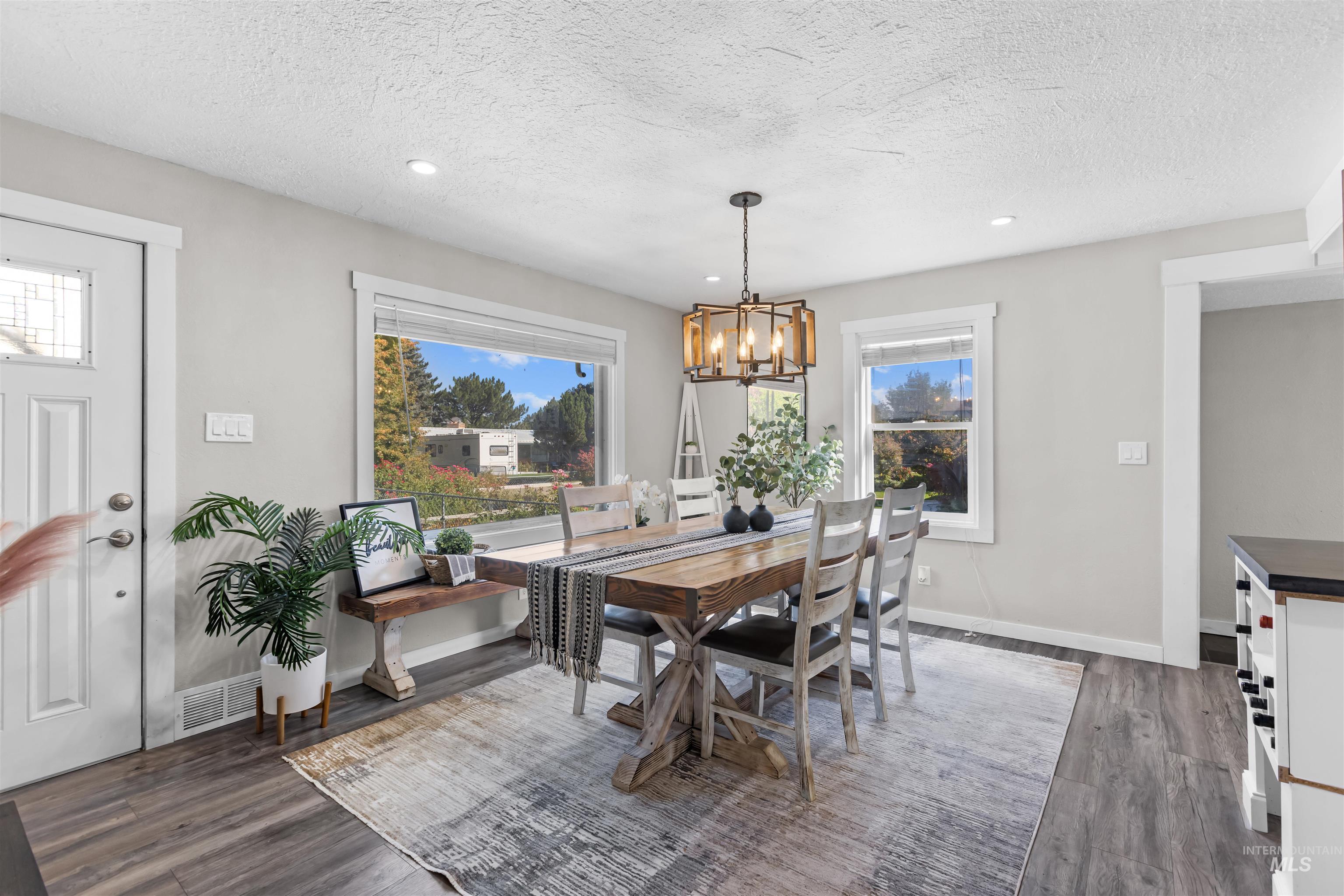 209 W Elm St, Caldwell, Idaho 83605, 3 Bedrooms, 2 Bathrooms, Residential For Sale, Price $350,000, 99001122