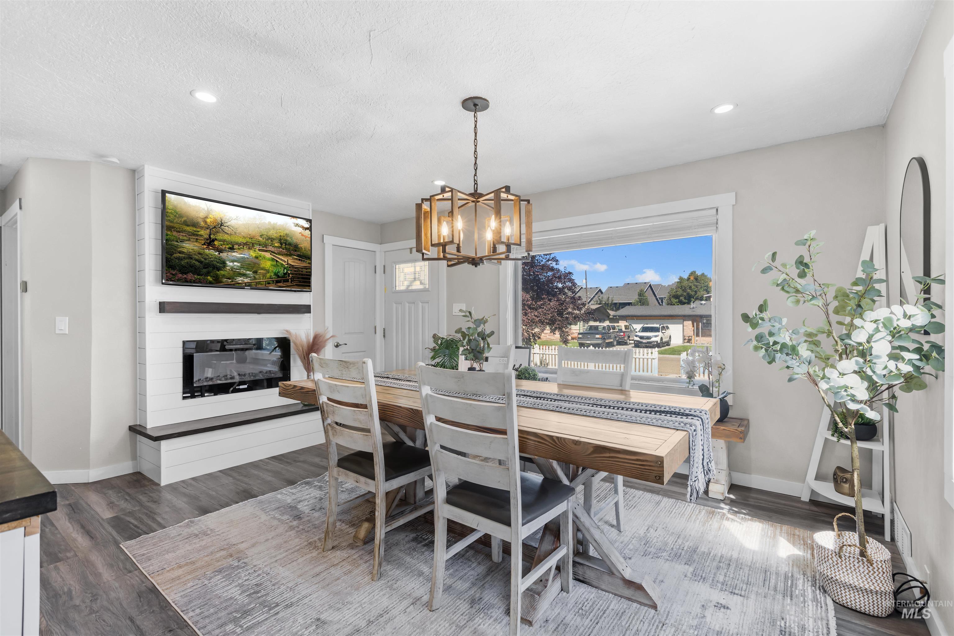 209 W Elm St, Caldwell, Idaho 83605, 3 Bedrooms, 2 Bathrooms, Residential For Sale, Price $350,000, 99001122