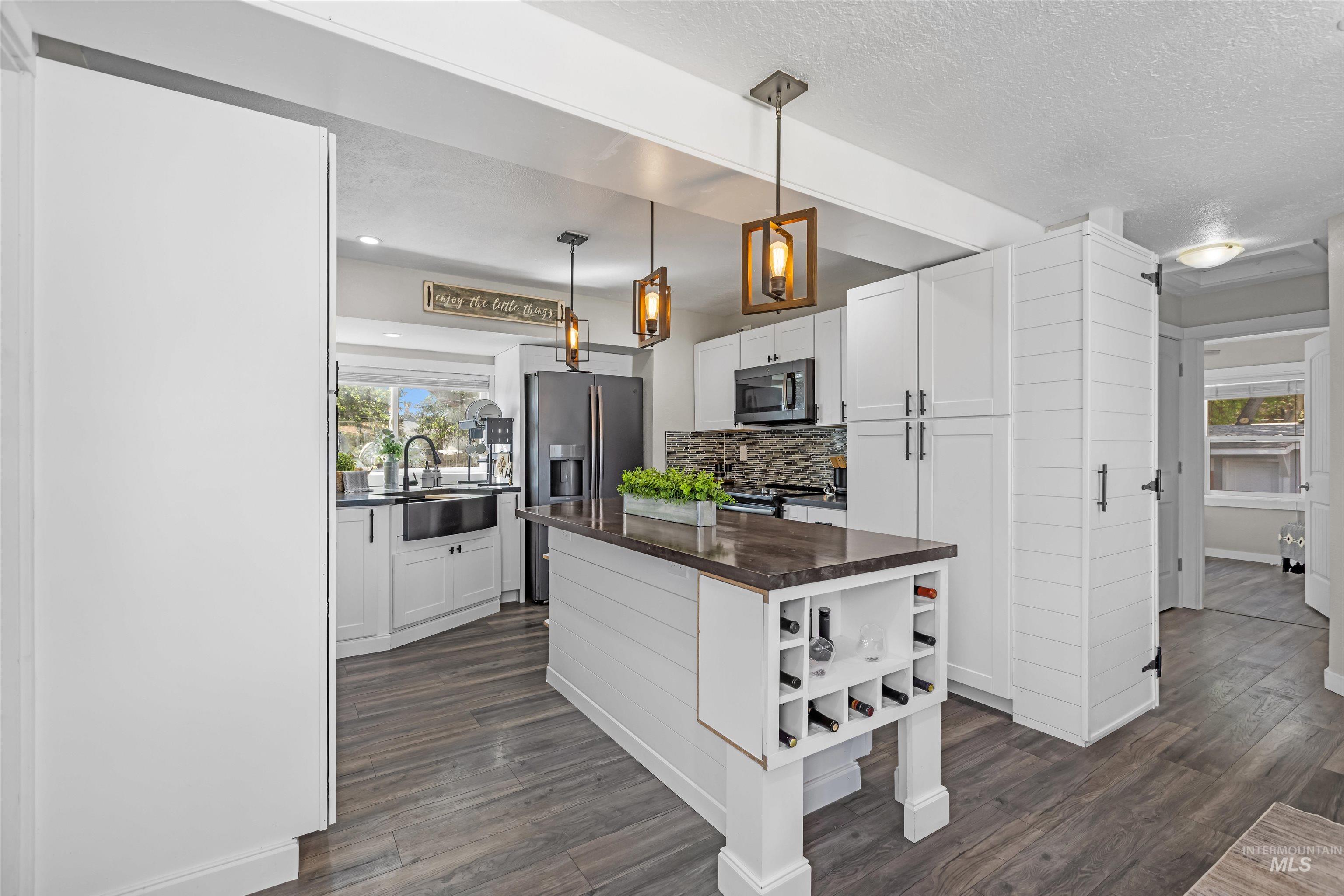 209 W Elm St, Caldwell, Idaho 83605, 3 Bedrooms, 2 Bathrooms, Residential For Sale, Price $350,000, 99001122