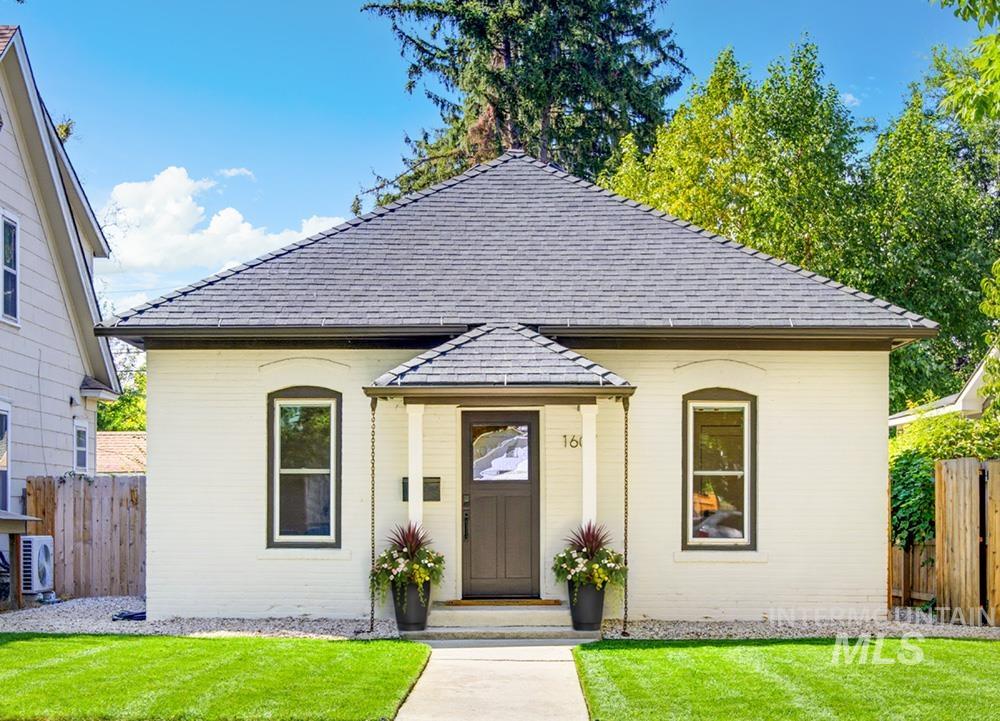 1607 N 16th St, Boise, Idaho 83702, 2 Bedrooms, 1 Bathroom, Residential For Sale, Price $650,000,MLS 99001123
