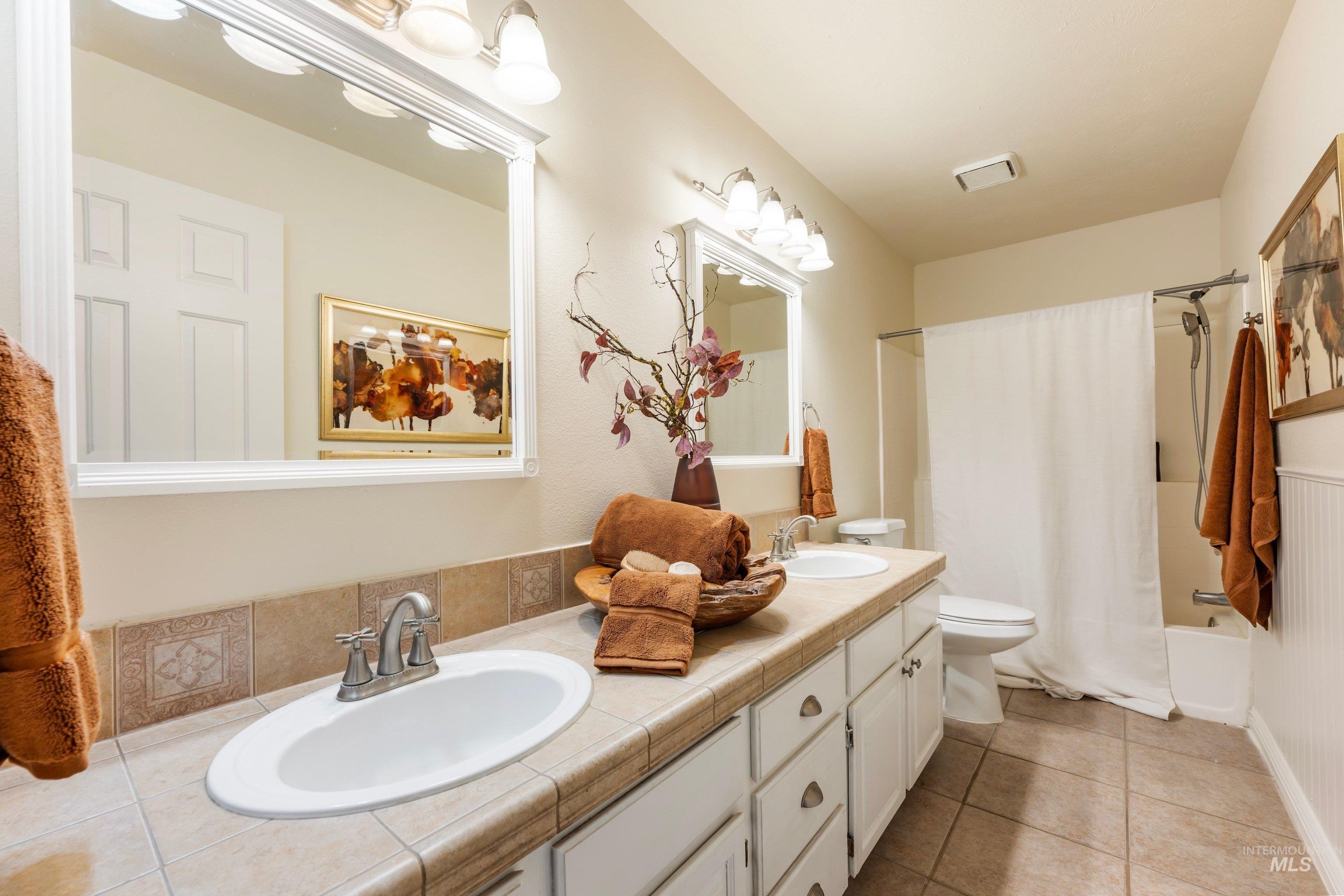 6751 N Barney Lane, Meridian, Idaho 83646, 5 Bedrooms, 2.5 Bathrooms, Residential For Sale, Price $1,400,000, 99001128