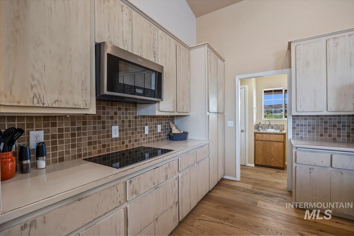 1354 E 4400 N, Buhl, Idaho 83316, 5 Bedrooms, 3 Bathrooms, Residential For Sale, Price $799,999, 99001138