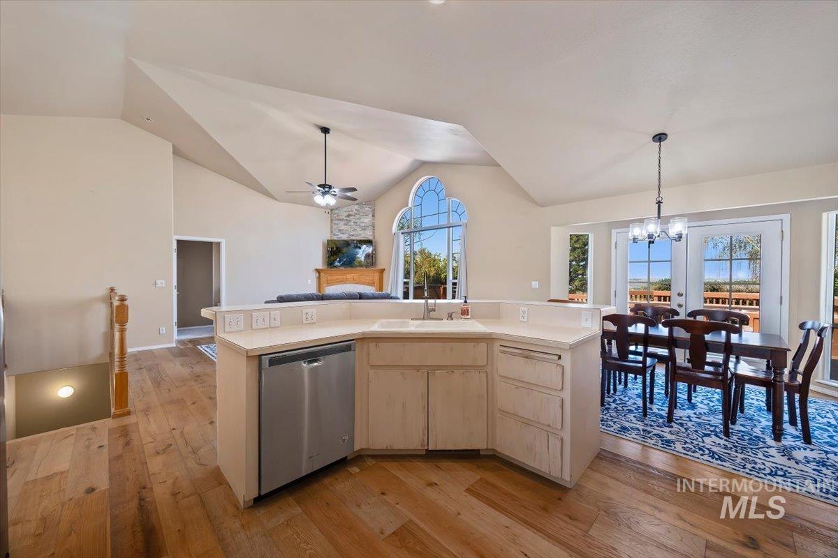 1354 E 4400 N, Buhl, Idaho 83316, 5 Bedrooms, 3 Bathrooms, Residential For Sale, Price $799,999, 99001138