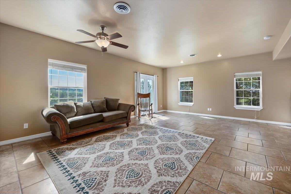 1354 E 4400 N, Buhl, Idaho 83316, 5 Bedrooms, 3 Bathrooms, Residential For Sale, Price $799,999, 99001138
