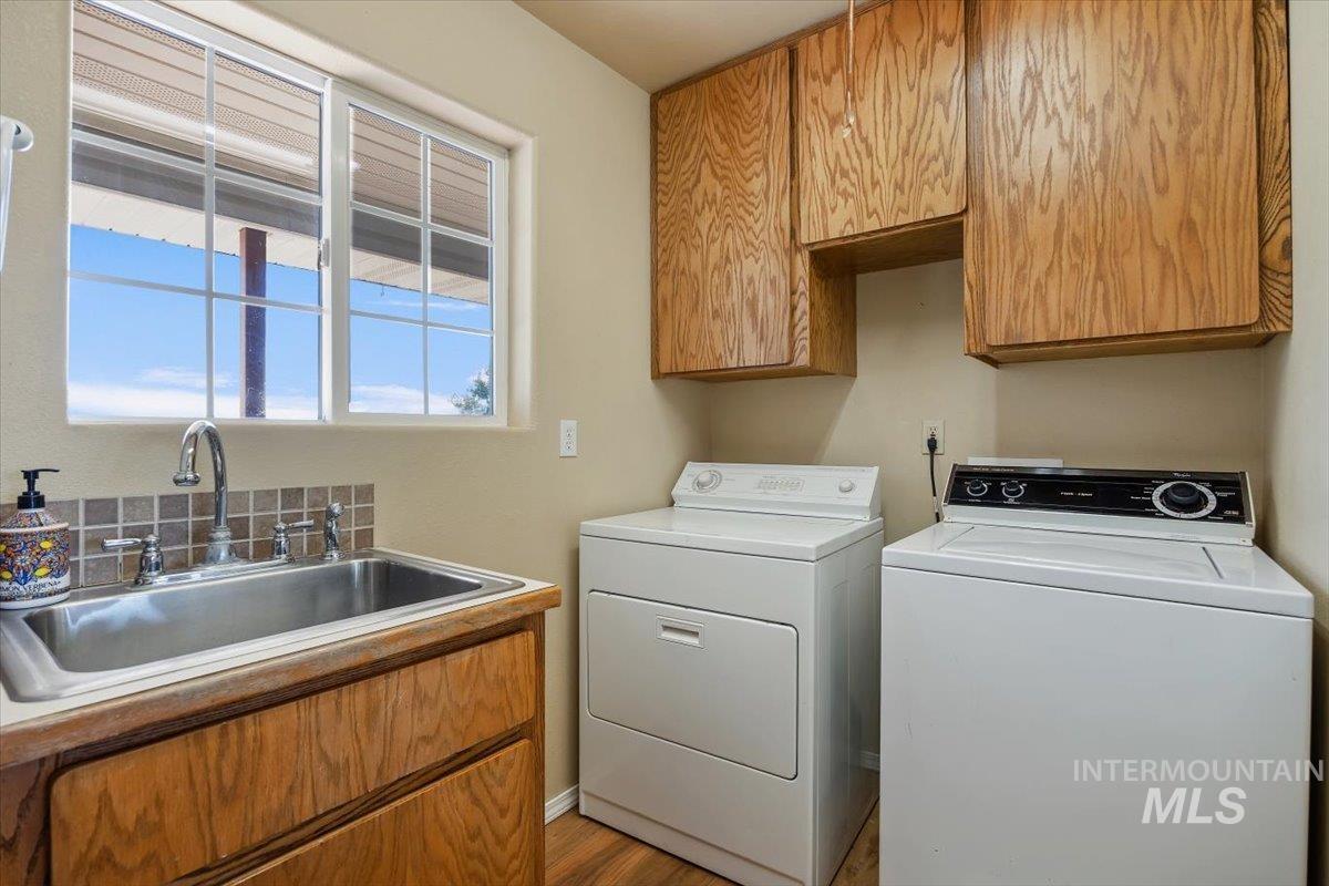 1354 E 4400 N, Buhl, Idaho 83316, 5 Bedrooms, 3 Bathrooms, Residential For Sale, Price $799,999, 99001138