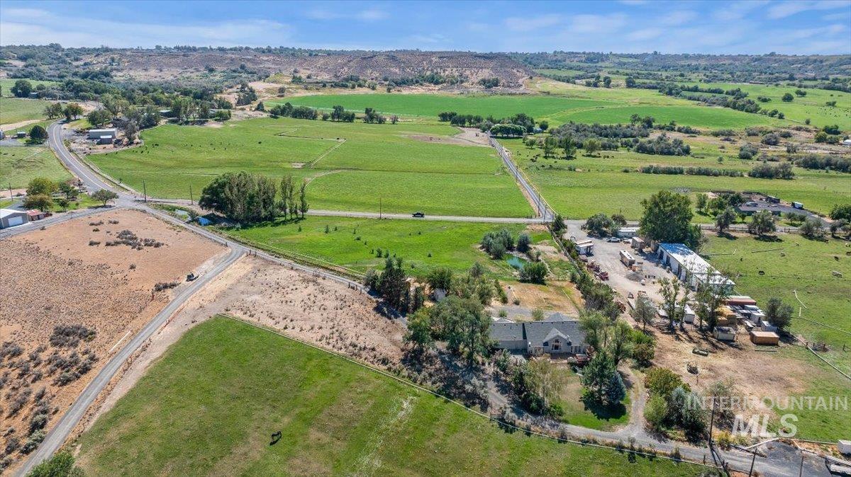 1354 E 4400 N, Buhl, Idaho 83316, 5 Bedrooms, 3 Bathrooms, Residential For Sale, Price $799,999, 99001138