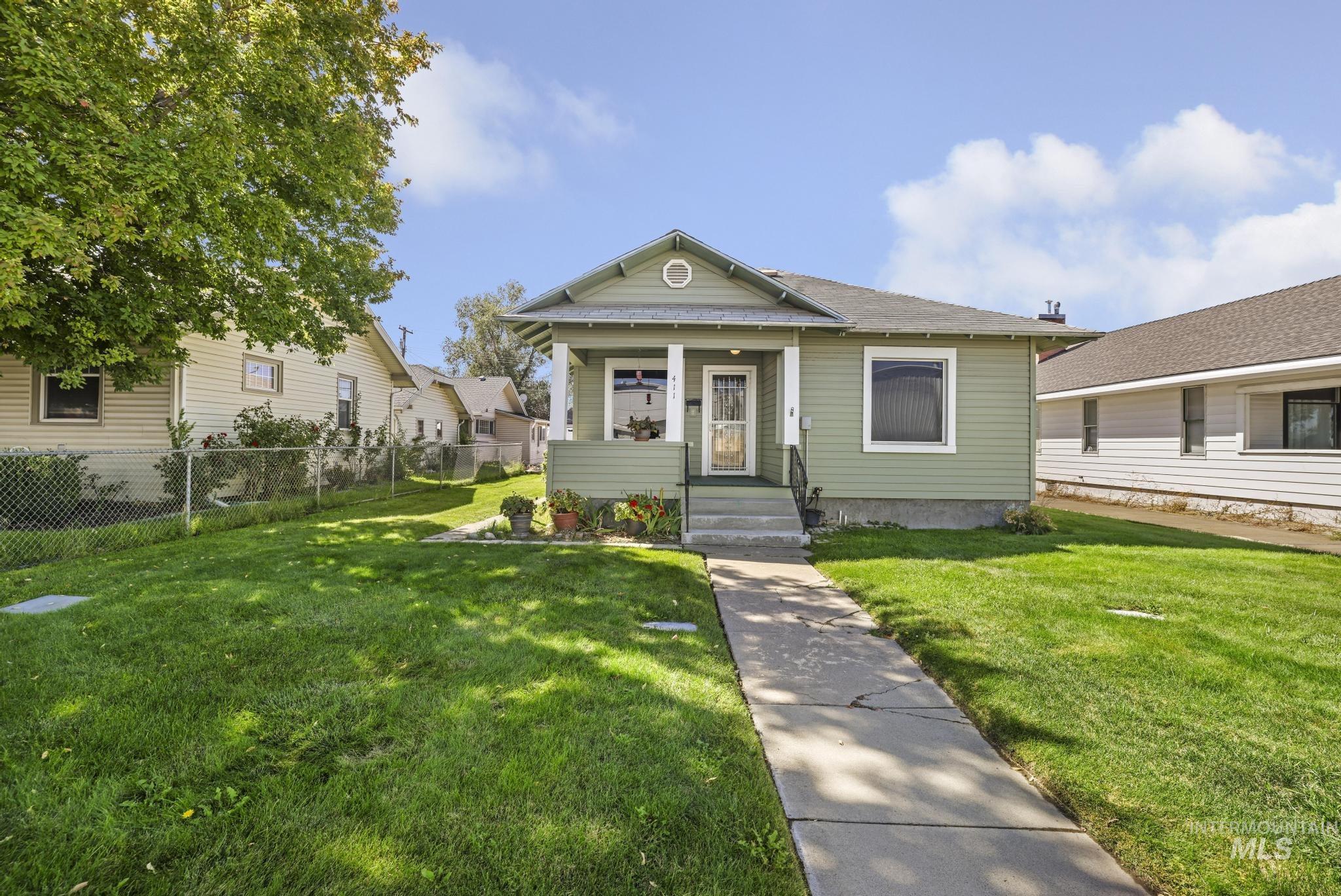 411 2nd Ave W, Twin Falls, Idaho 83301, 2 Bedrooms, 1 Bathroom, Residential For Sale, Price $269,900, 99001144