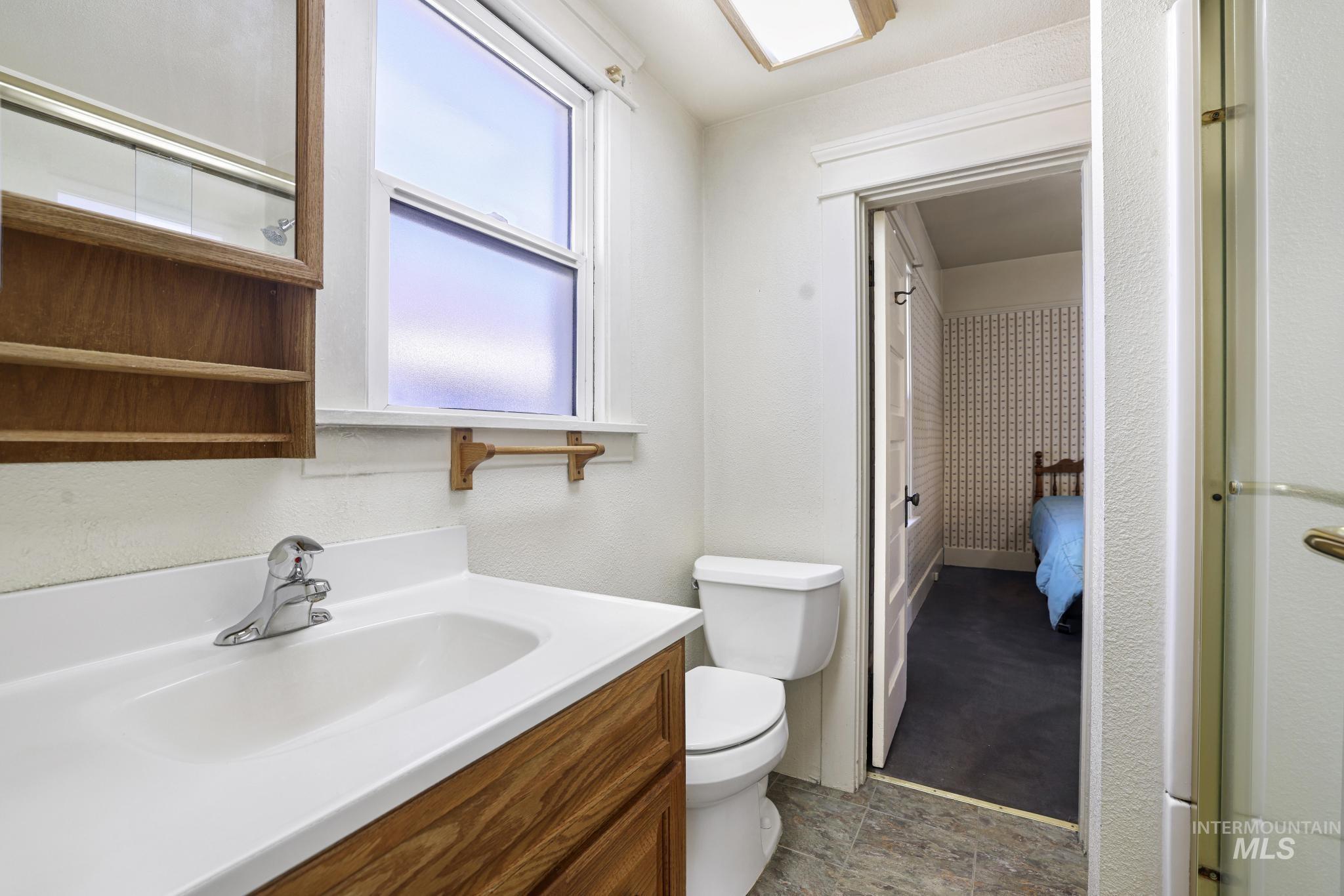 411 2nd Ave W, Twin Falls, Idaho 83301, 2 Bedrooms, 1 Bathroom, Residential For Sale, Price $269,900, 99001144