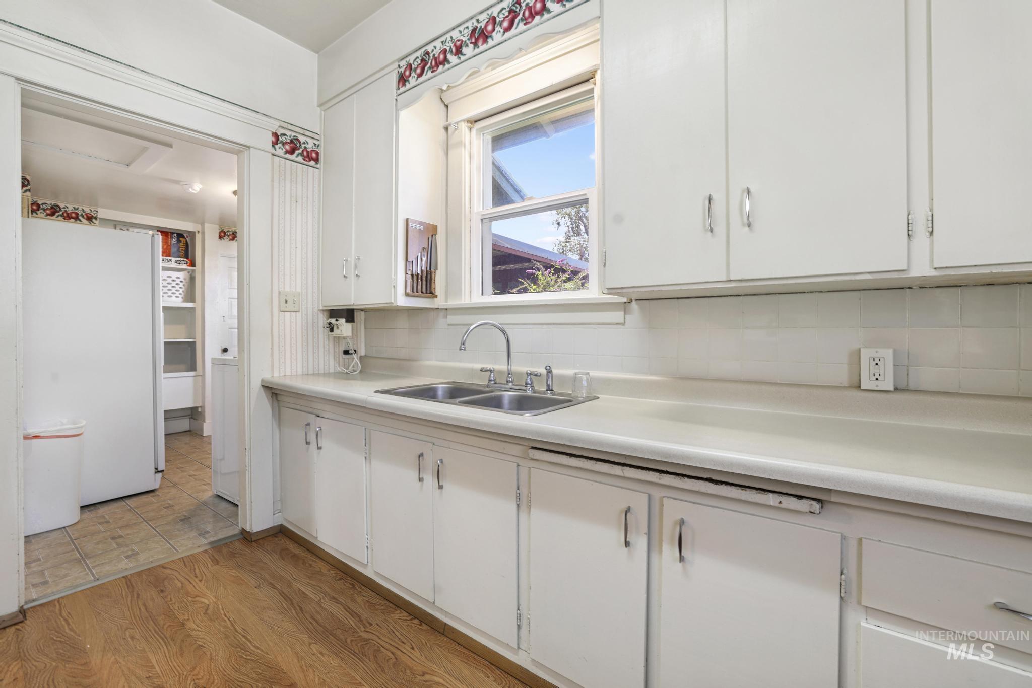 411 2nd Ave W, Twin Falls, Idaho 83301, 2 Bedrooms, 1 Bathroom, Residential For Sale, Price $269,900, 99001144
