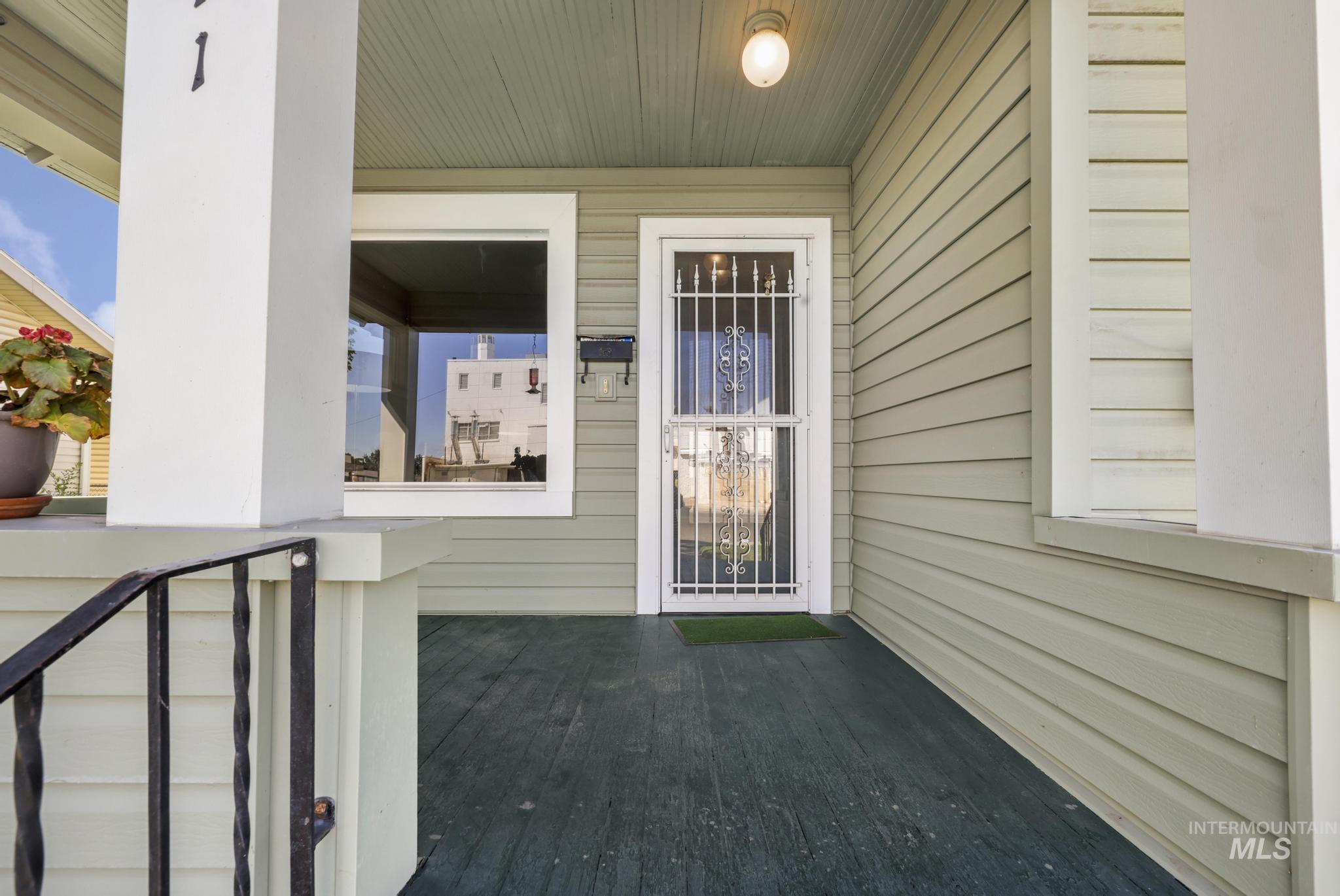 411 2nd Ave W, Twin Falls, Idaho 83301, 2 Bedrooms, 1 Bathroom, Residential For Sale, Price $269,900, 99001144