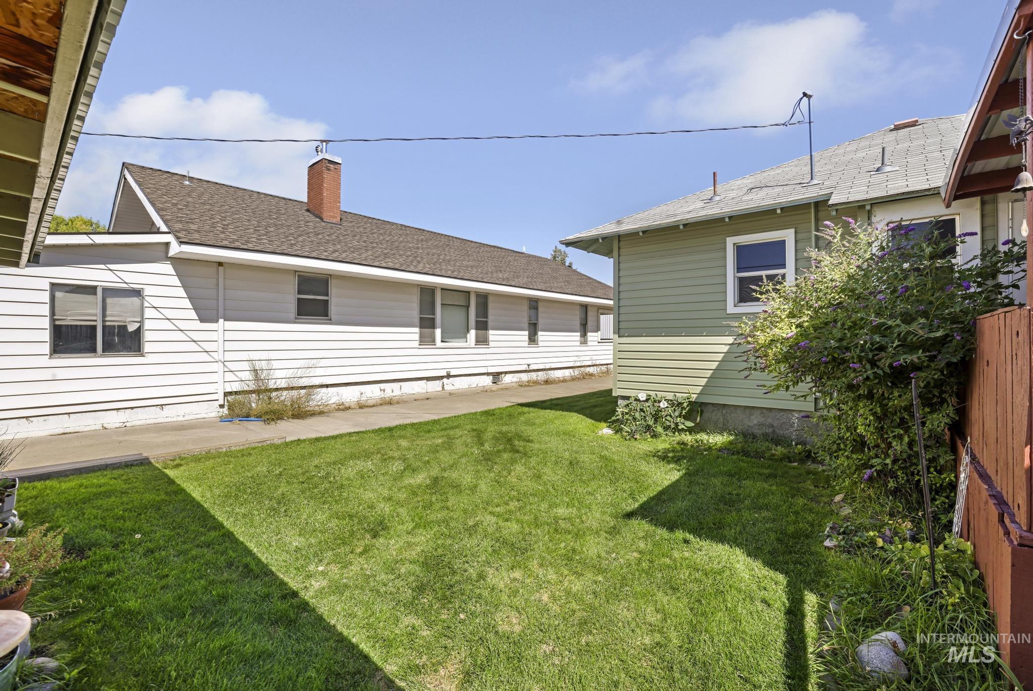 411 2nd Ave W, Twin Falls, Idaho 83301, 2 Bedrooms, 1 Bathroom, Residential For Sale, Price $269,900, 99001144
