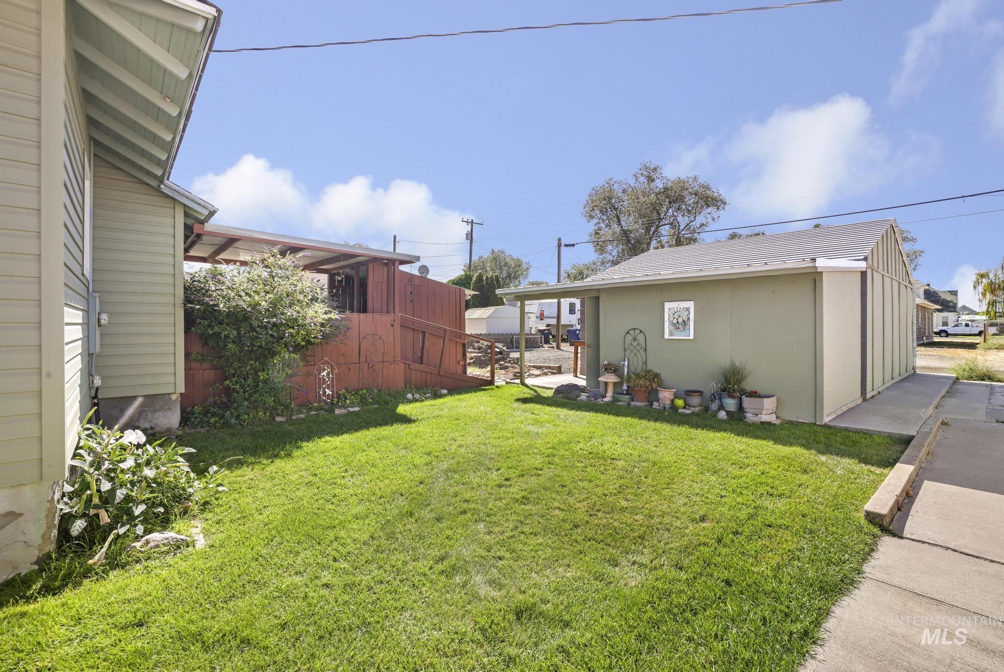 411 2nd Ave W, Twin Falls, Idaho 83301, 2 Bedrooms, 1 Bathroom, Residential For Sale, Price $269,900, 99001144