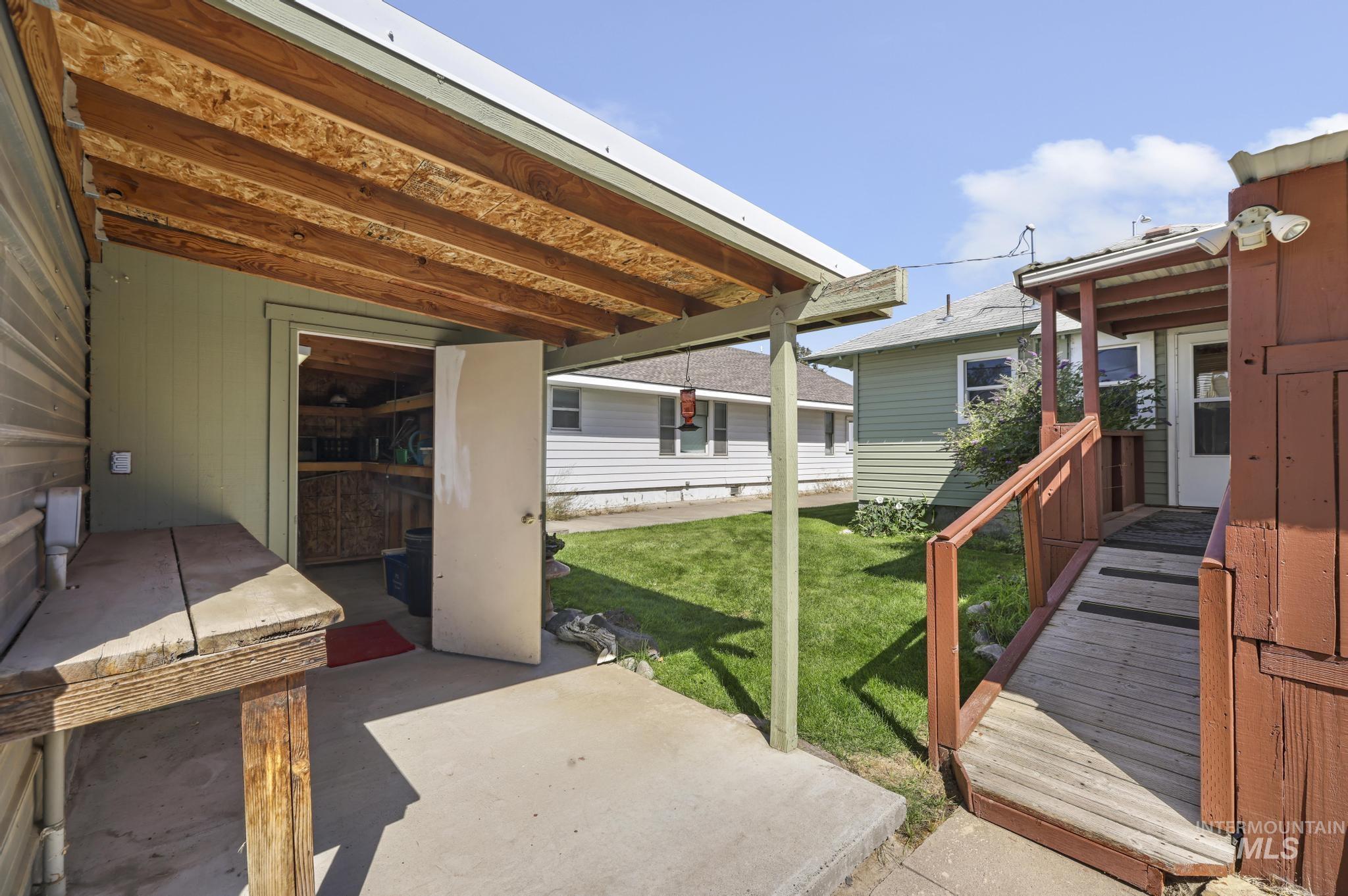 411 2nd Ave W, Twin Falls, Idaho 83301, 2 Bedrooms, 1 Bathroom, Residential For Sale, Price $269,900, 99001144