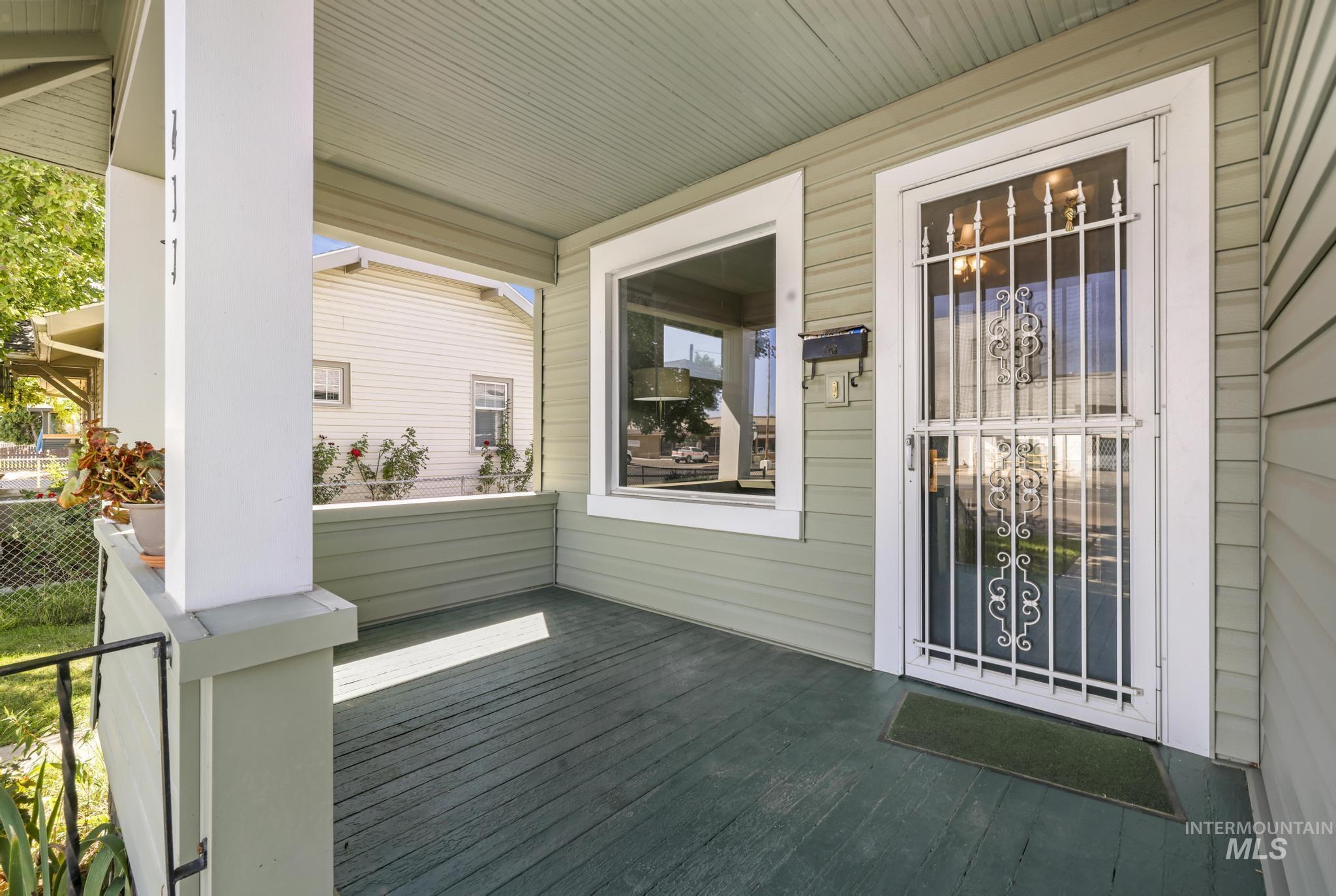 411 2nd Ave W, Twin Falls, Idaho 83301, 2 Bedrooms, 1 Bathroom, Residential For Sale, Price $269,900, 99001144