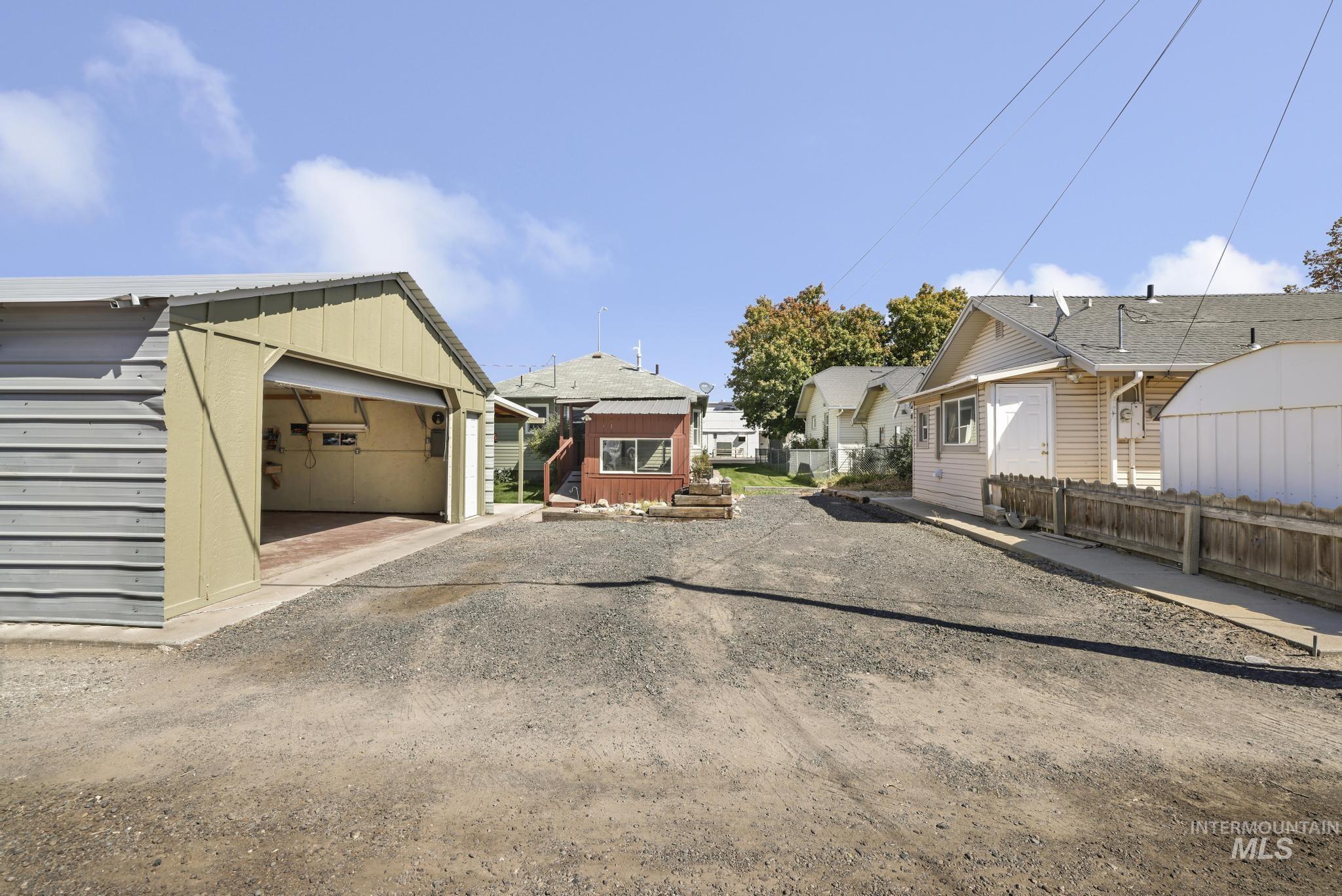 411 2nd Ave W, Twin Falls, Idaho 83301, 2 Bedrooms, 1 Bathroom, Residential For Sale, Price $269,900, 99001144