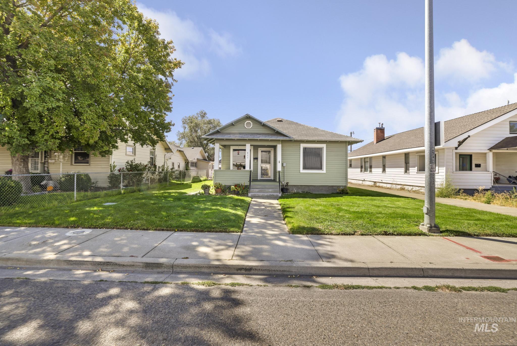 411 2nd Ave W, Twin Falls, Idaho 83301, 2 Bedrooms, 1 Bathroom, Residential For Sale, Price $269,900, 99001144