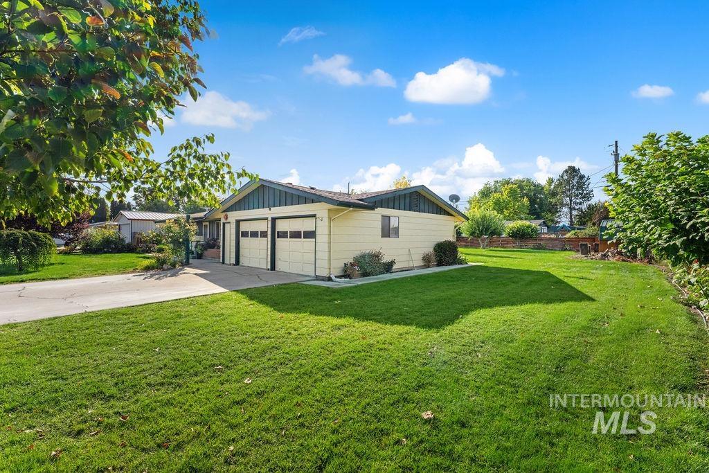 127 W Mckinley, New Plymouth, Idaho 83655, 3 Bedrooms, 2 Bathrooms, Residential For Sale, Price $350,000, 99001153