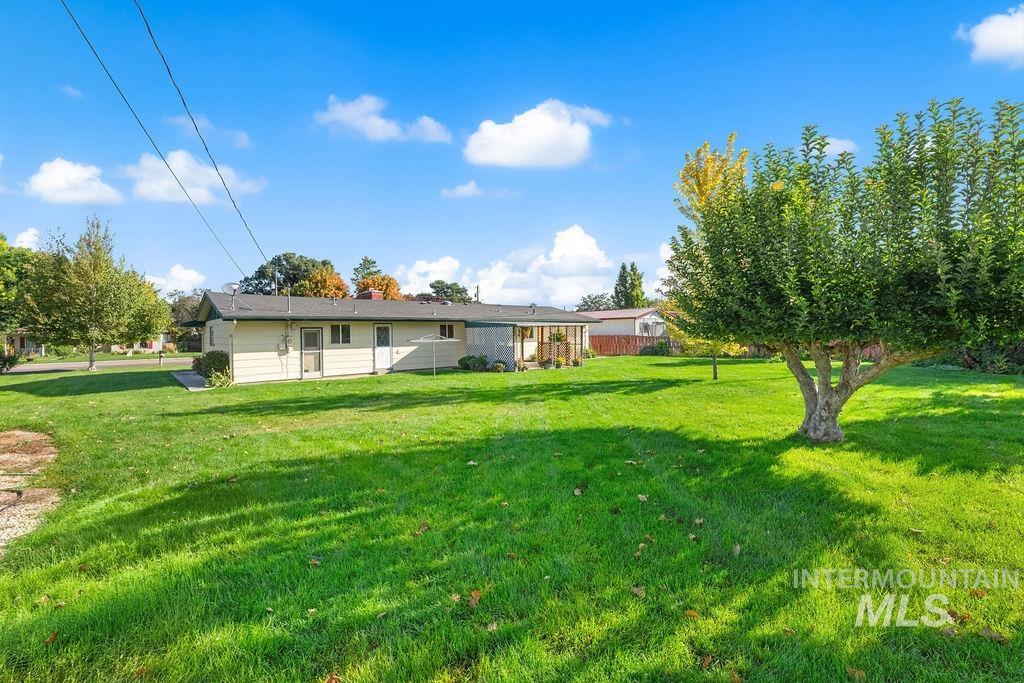 127 W Mckinley, New Plymouth, Idaho 83655, 3 Bedrooms, 2 Bathrooms, Residential For Sale, Price $350,000, 99001153