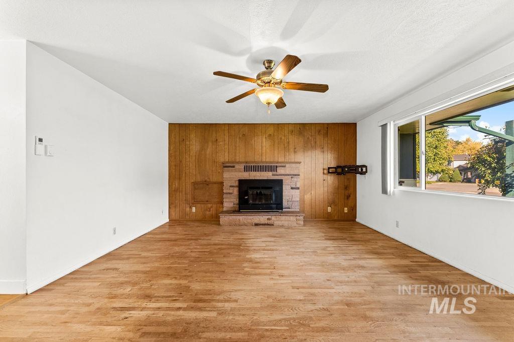 127 W Mckinley, New Plymouth, Idaho 83655, 3 Bedrooms, 2 Bathrooms, Residential For Sale, Price $350,000, 99001153