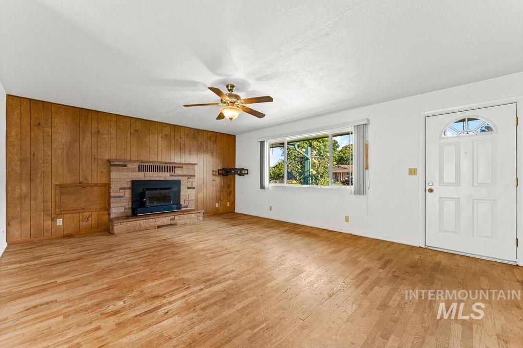 127 W Mckinley, New Plymouth, Idaho 83655, 3 Bedrooms, 2 Bathrooms, Residential For Sale, Price $350,000, 99001153