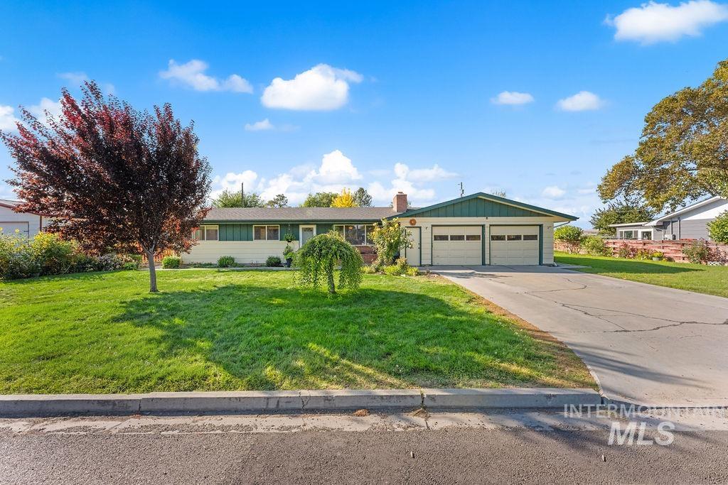 127 W Mckinley, New Plymouth, Idaho 83655, 3 Bedrooms, 2 Bathrooms, Residential For Sale, Price $350,000, 99001153