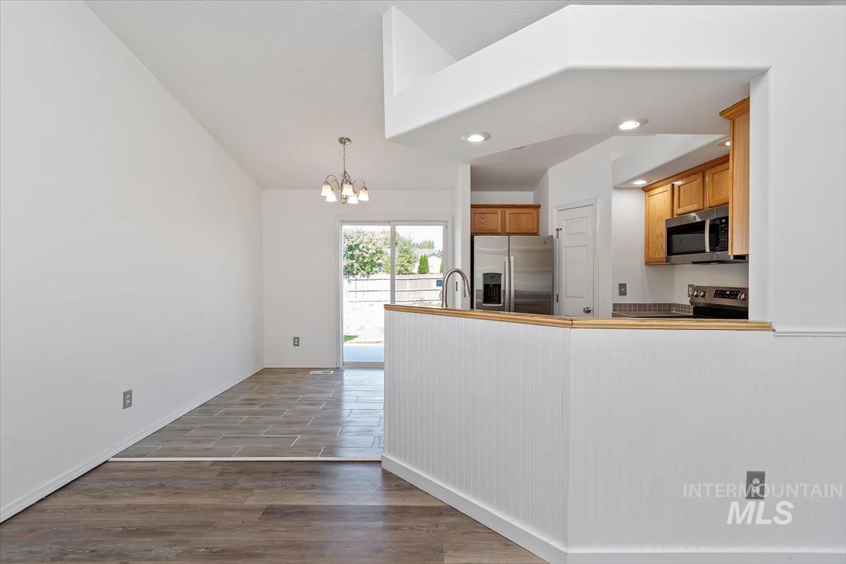 3915 N Abbott St, Caldwell, Idaho 83607, 3 Bedrooms, 2.5 Bathrooms, Residential For Sale, Price $367,000, 99001155