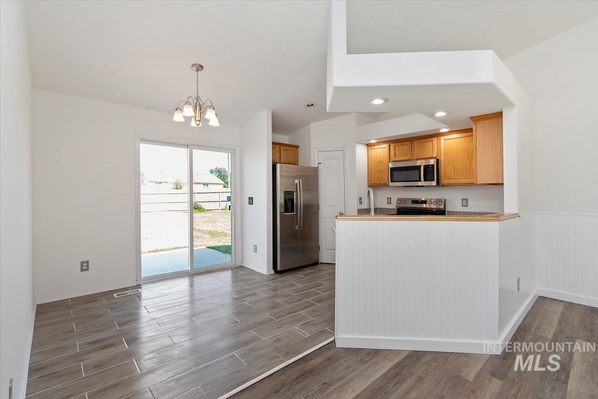 3915 N Abbott St, Caldwell, Idaho 83607, 3 Bedrooms, 2.5 Bathrooms, Residential For Sale, Price $367,000, 99001155