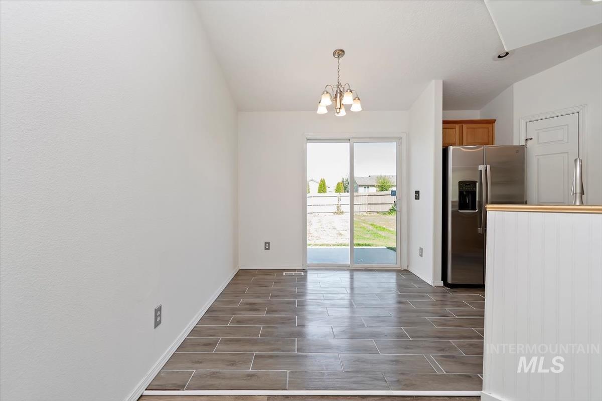 3915 N Abbott St, Caldwell, Idaho 83607, 3 Bedrooms, 2.5 Bathrooms, Residential For Sale, Price $367,000, 99001155
