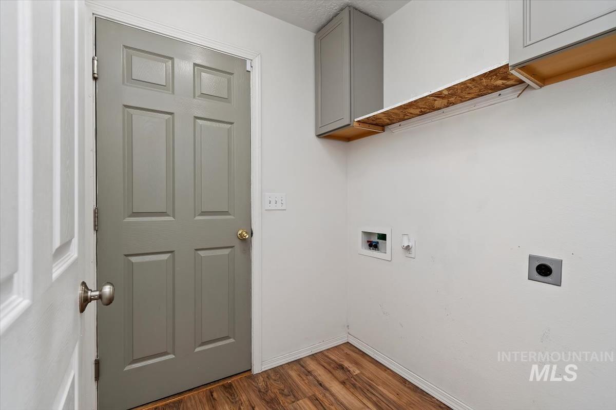 3915 N Abbott St, Caldwell, Idaho 83607, 3 Bedrooms, 2.5 Bathrooms, Residential For Sale, Price $367,000, 99001155