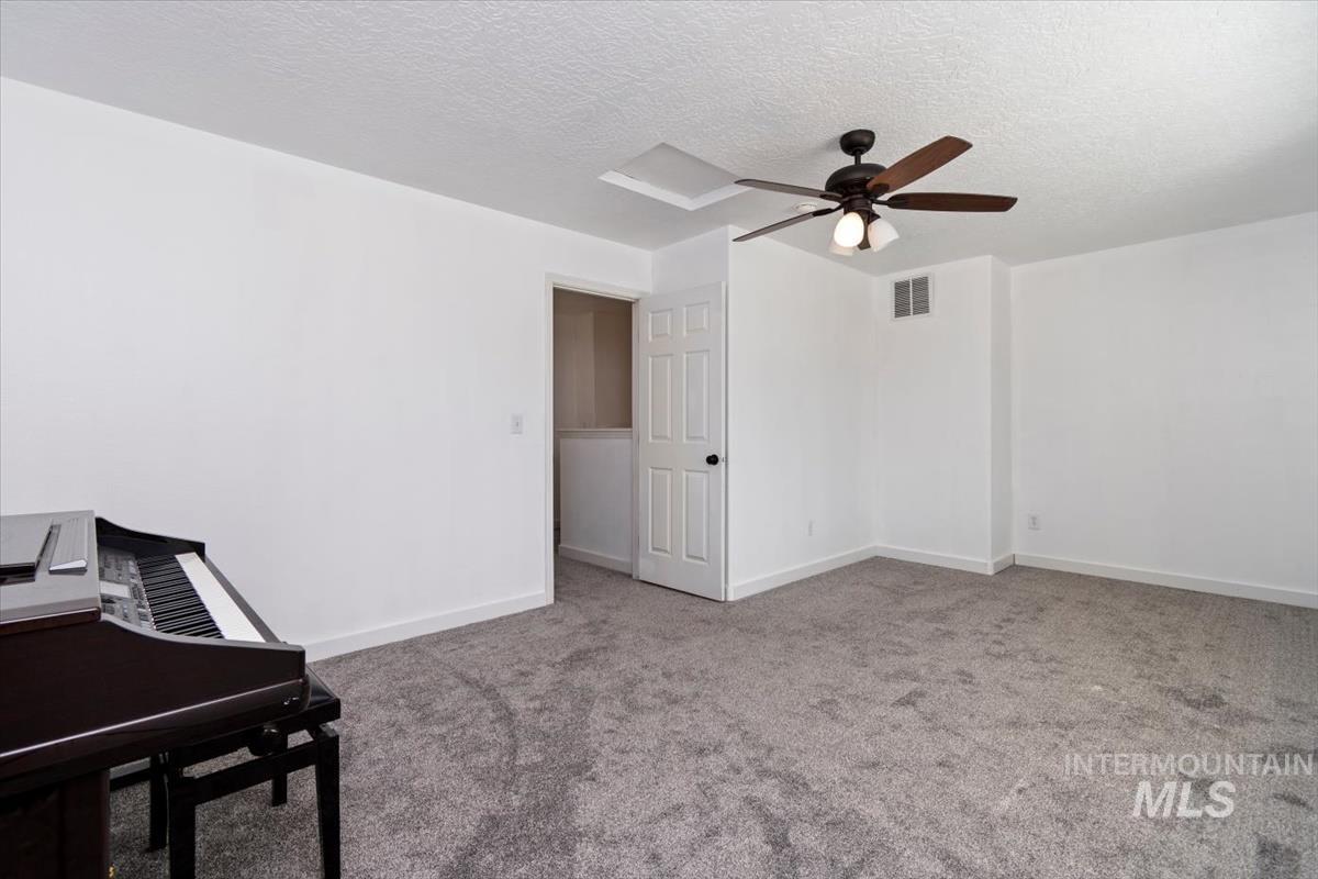 3915 N Abbott St, Caldwell, Idaho 83607, 3 Bedrooms, 2.5 Bathrooms, Residential For Sale, Price $367,000, 99001155