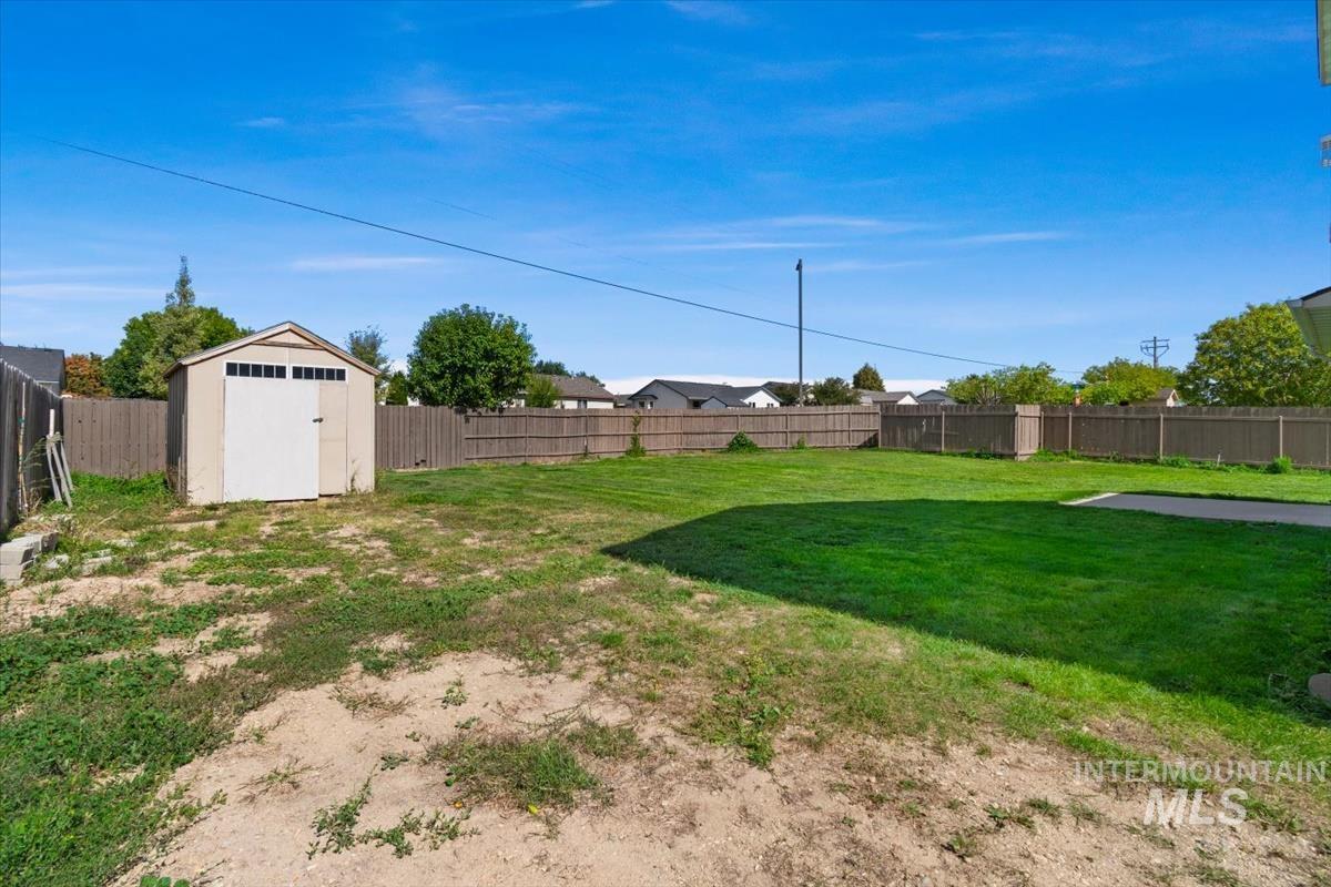 3915 N Abbott St, Caldwell, Idaho 83607, 3 Bedrooms, 2.5 Bathrooms, Residential For Sale, Price $367,000, 99001155