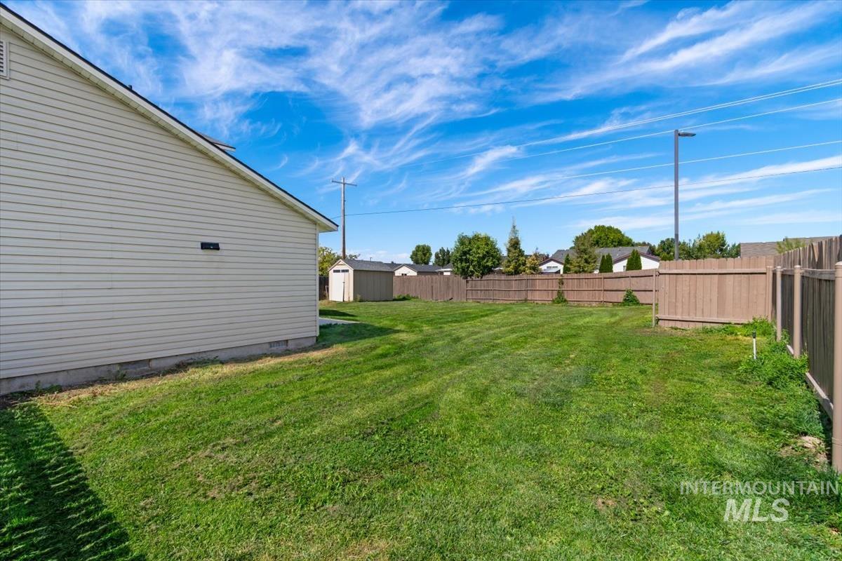 3915 N Abbott St, Caldwell, Idaho 83607, 3 Bedrooms, 2.5 Bathrooms, Residential For Sale, Price $367,000, 99001155
