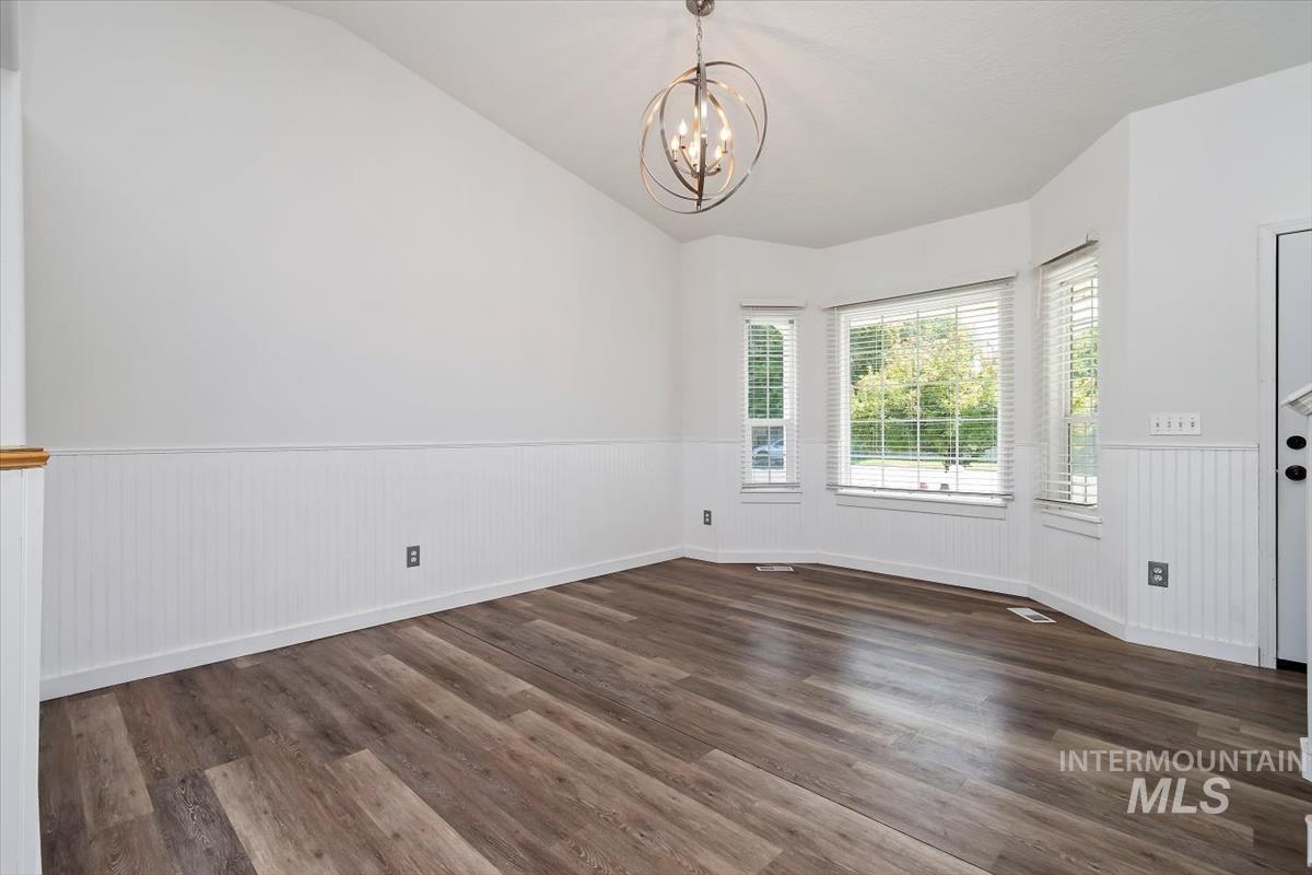 3915 N Abbott St, Caldwell, Idaho 83607, 3 Bedrooms, 2.5 Bathrooms, Residential For Sale, Price $367,000, 99001155