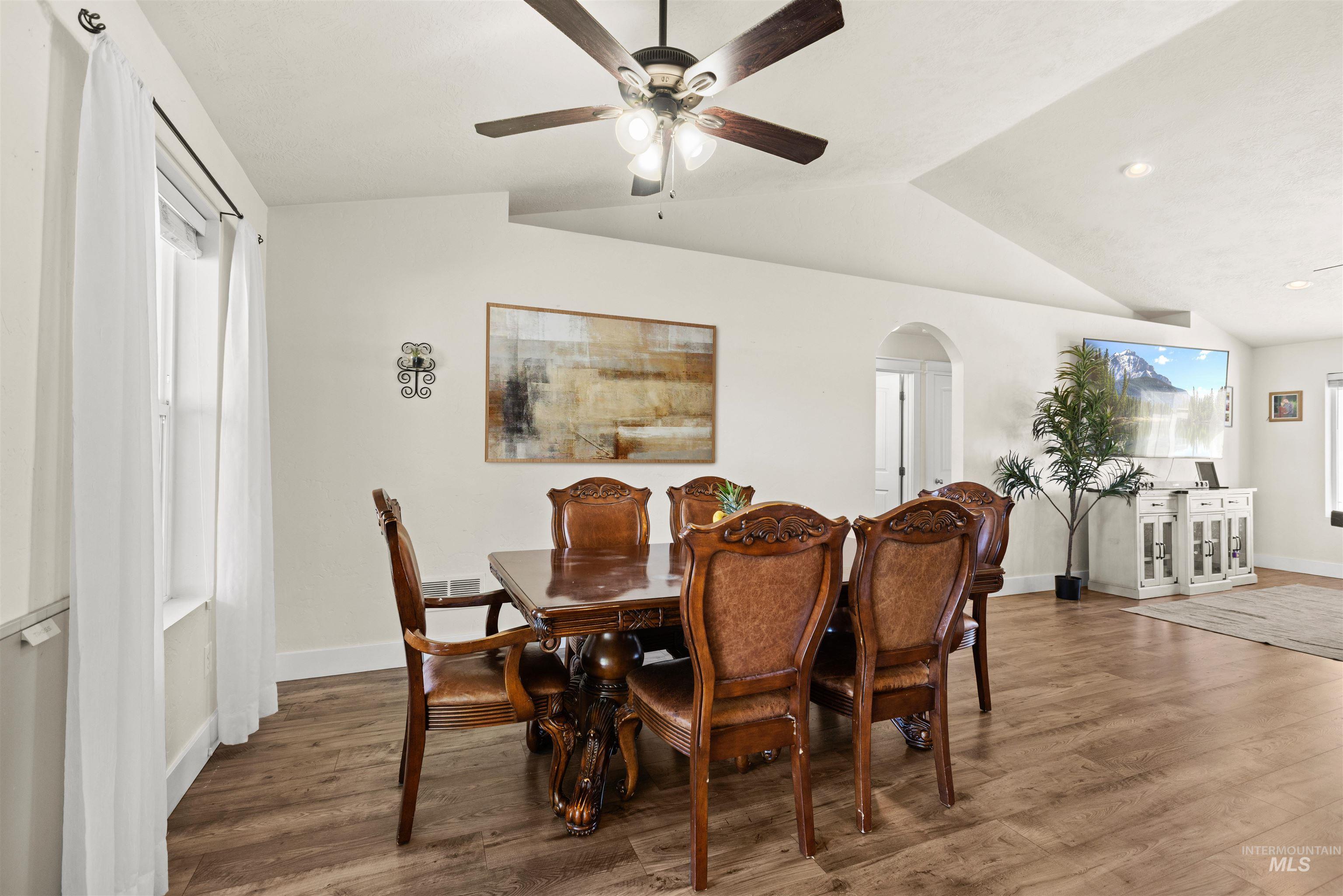 11576 Cabin Creek St, Caldwell, Idaho 83605, 3 Bedrooms, 2 Bathrooms, Residential For Sale, Price $390,000, 99001158