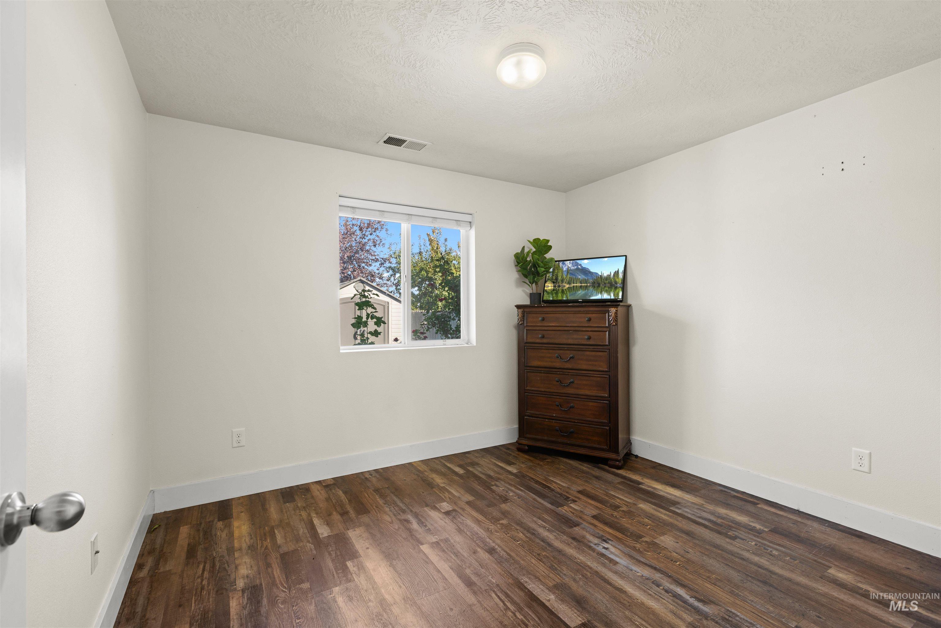 11576 Cabin Creek St, Caldwell, Idaho 83605, 3 Bedrooms, 2 Bathrooms, Residential For Sale, Price $390,000, 99001158