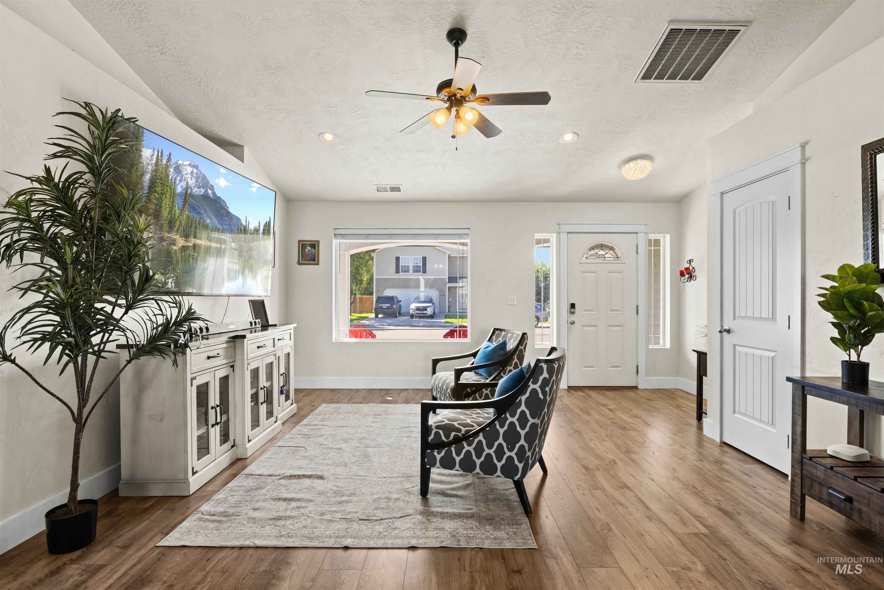 11576 Cabin Creek St, Caldwell, Idaho 83605, 3 Bedrooms, 2 Bathrooms, Residential For Sale, Price $390,000, 99001158