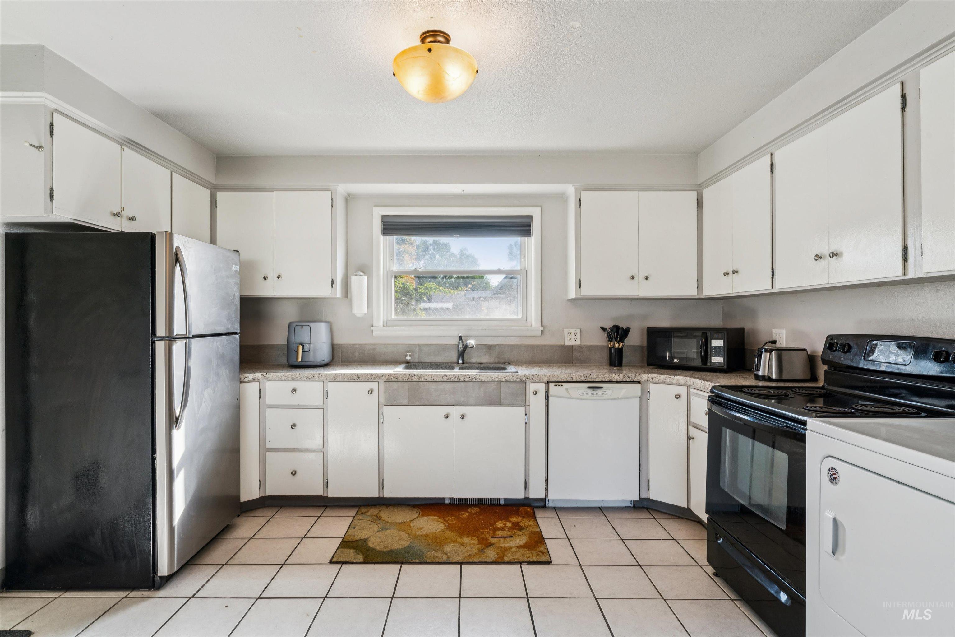 424 Meyer Ave, Nampa, Idaho 83686, 3 Bedrooms, 1 Bathroom, Residential For Sale, Price $315,000, 99001161