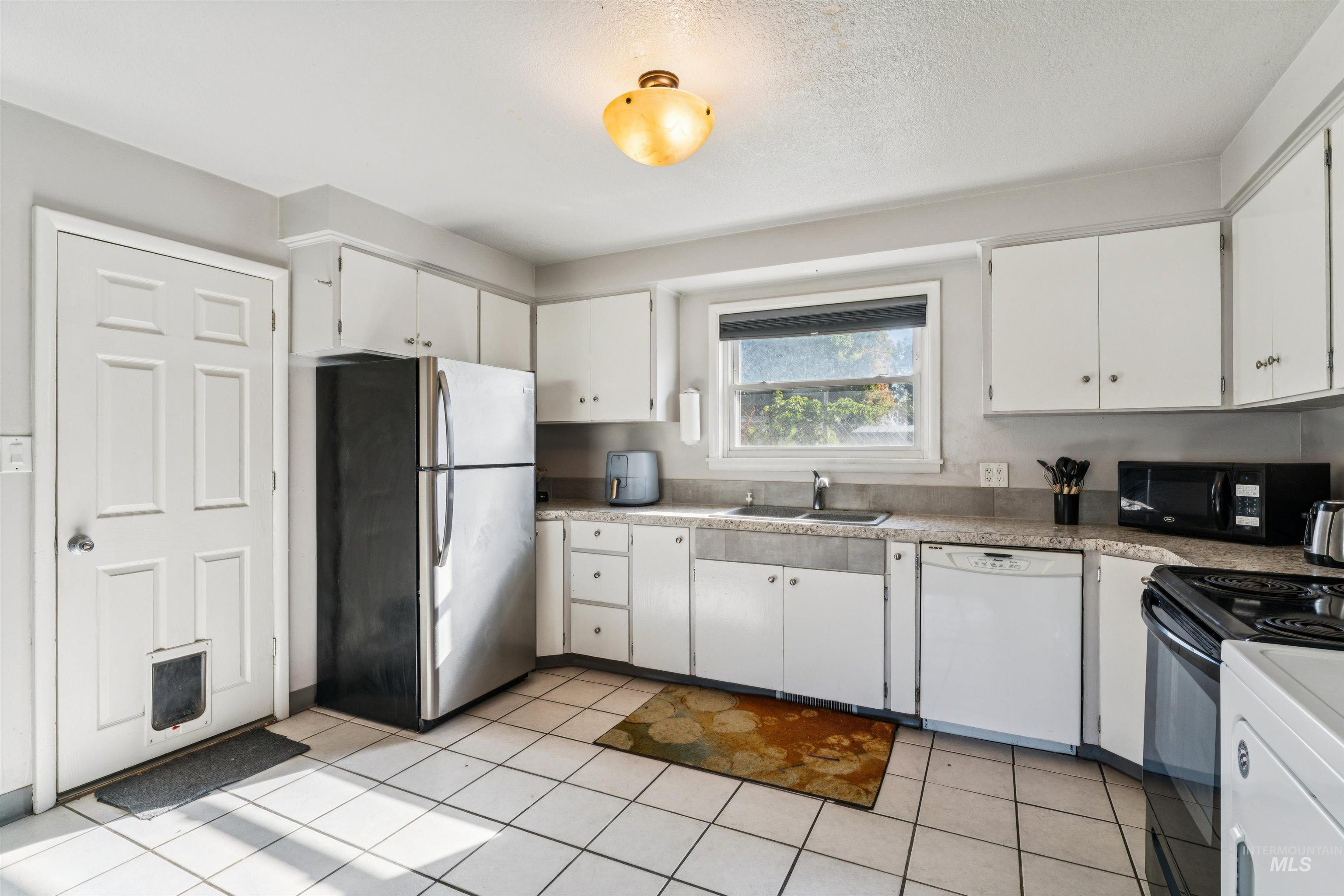 424 Meyer Ave, Nampa, Idaho 83686, 3 Bedrooms, 1 Bathroom, Residential For Sale, Price $315,000, 99001161
