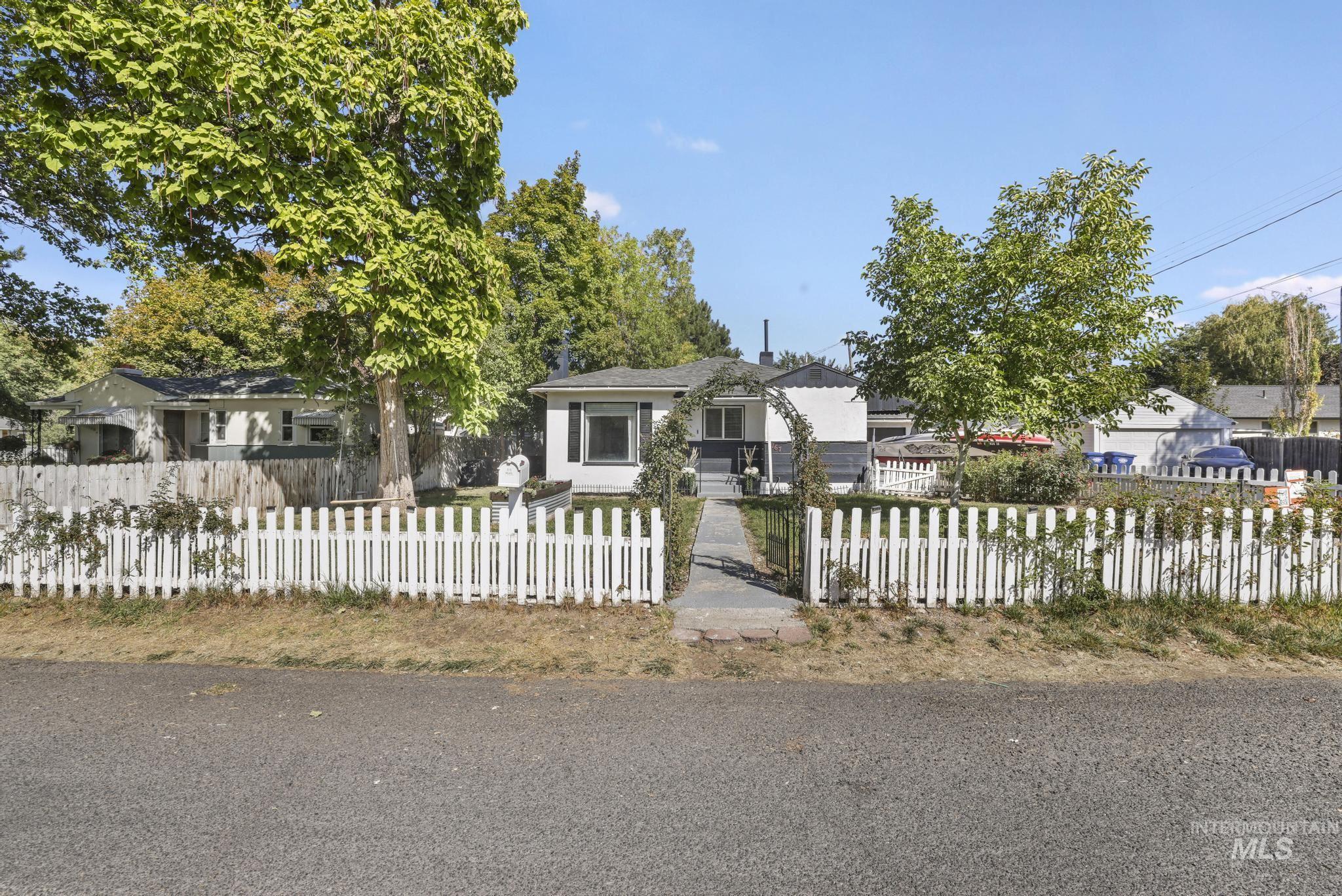 767 Shoup Avenue, Twin Falls, Idaho 83301, 3 Bedrooms, 1 Bathroom, Residential For Sale, Price $315,000, 99001162