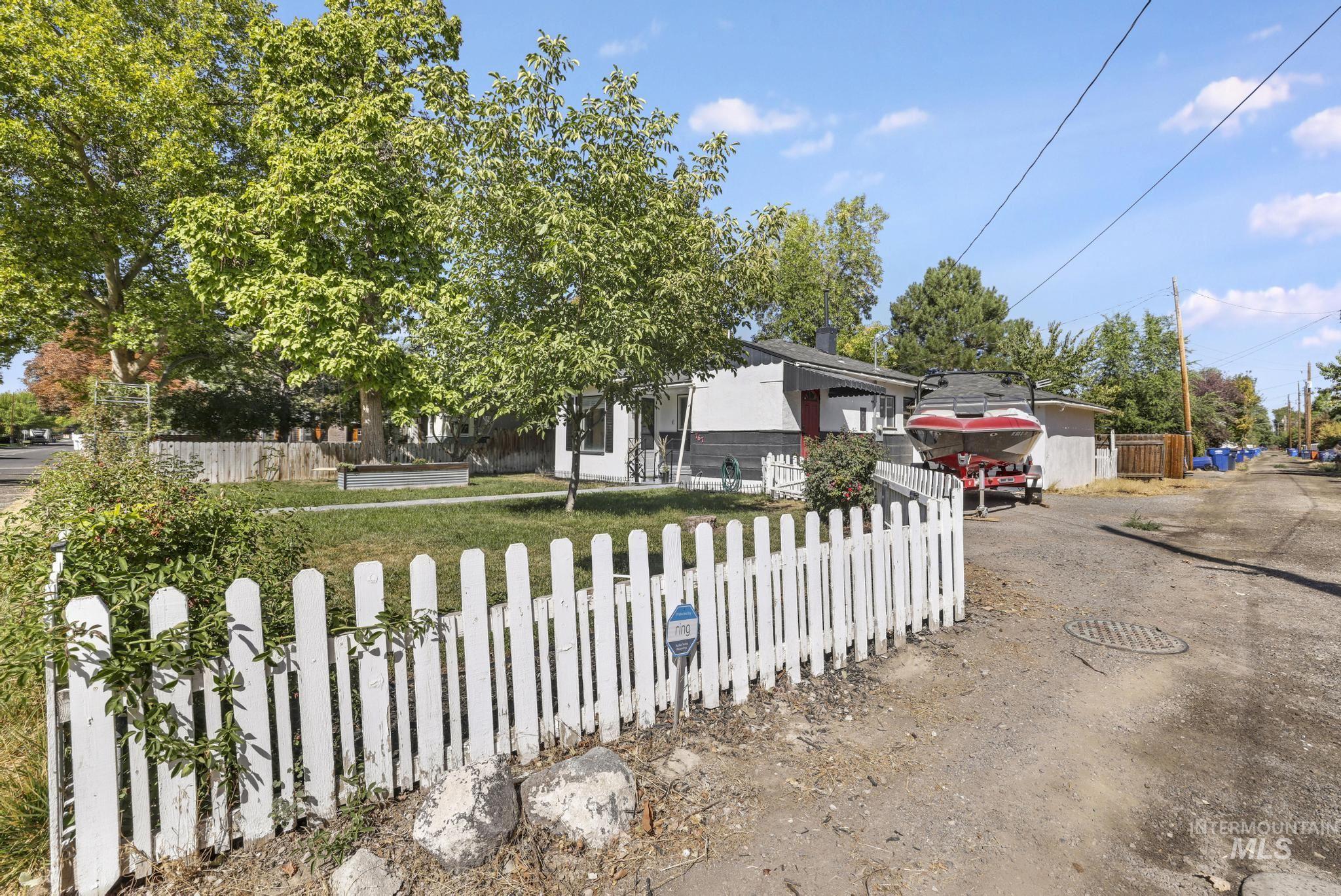 767 Shoup Avenue, Twin Falls, Idaho 83301, 3 Bedrooms, 1 Bathroom, Residential For Sale, Price $315,000, 99001162