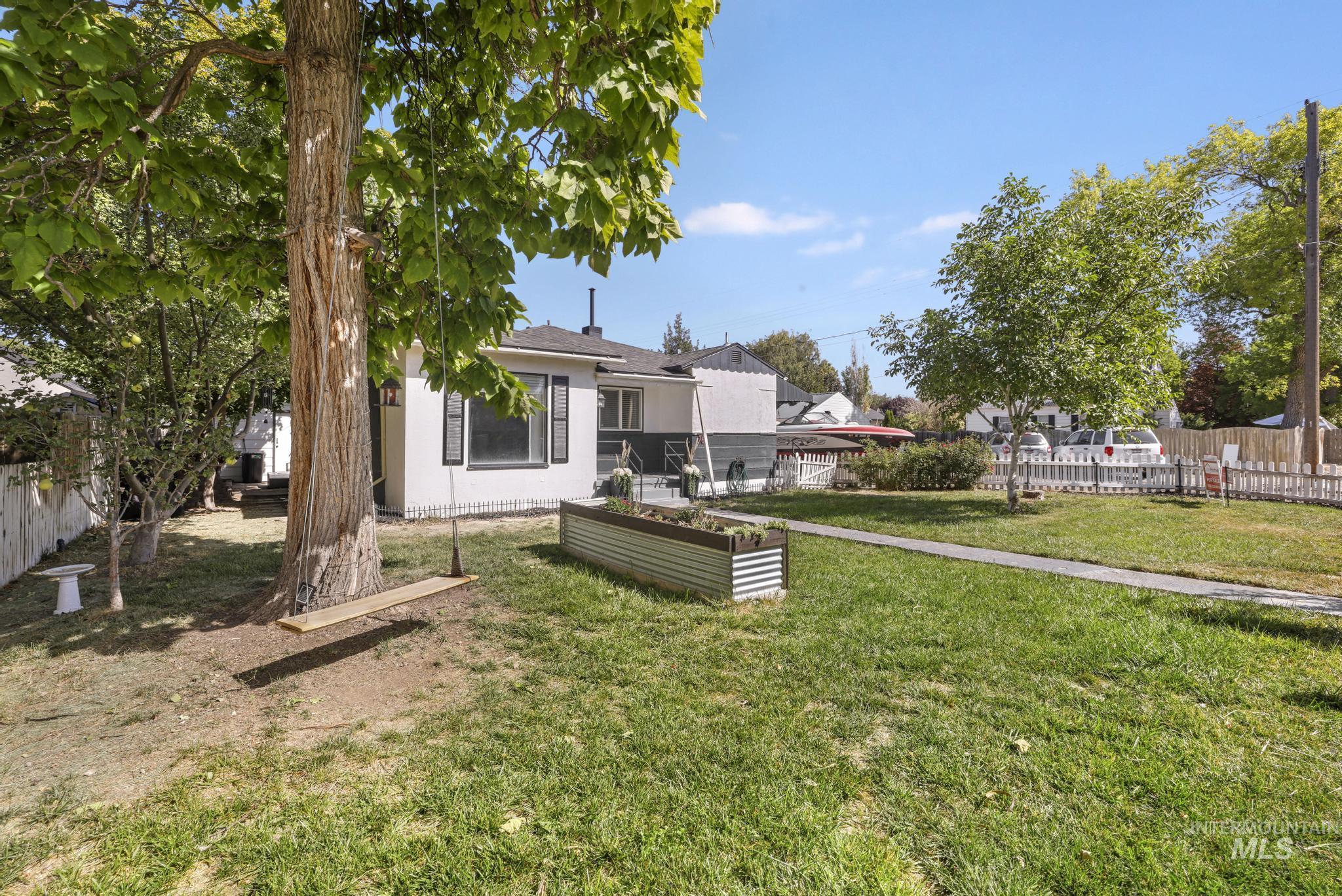 767 Shoup Avenue, Twin Falls, Idaho 83301, 3 Bedrooms, 1 Bathroom, Residential For Sale, Price $315,000, 99001162