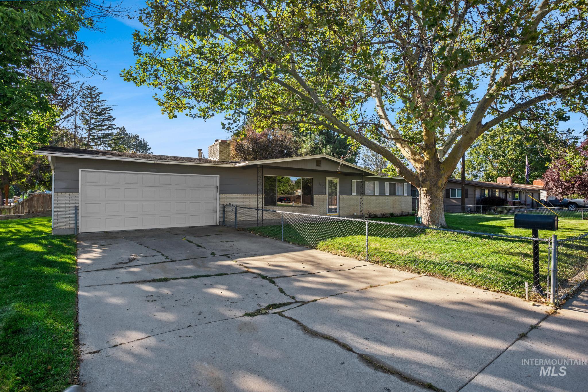 2037 S Curtis Rd, Boise, Idaho 83705, 3 Bedrooms, 2 Bathrooms, Residential For Sale, Price $415,000, 99001166