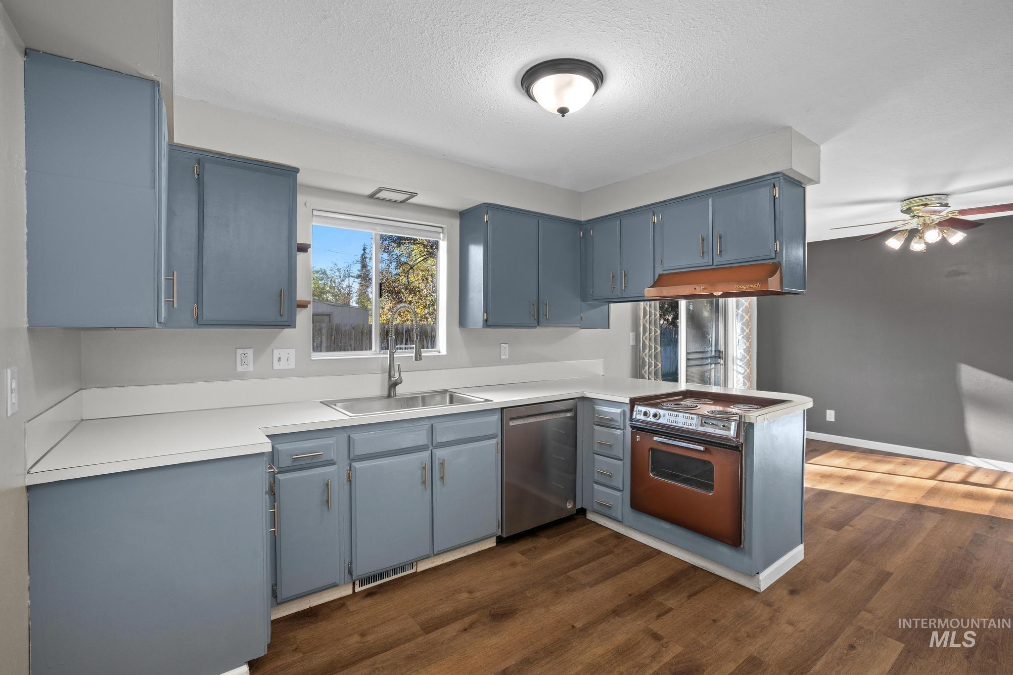 2037 S Curtis Rd, Boise, Idaho 83705, 3 Bedrooms, 2 Bathrooms, Residential For Sale, Price $415,000, 99001166