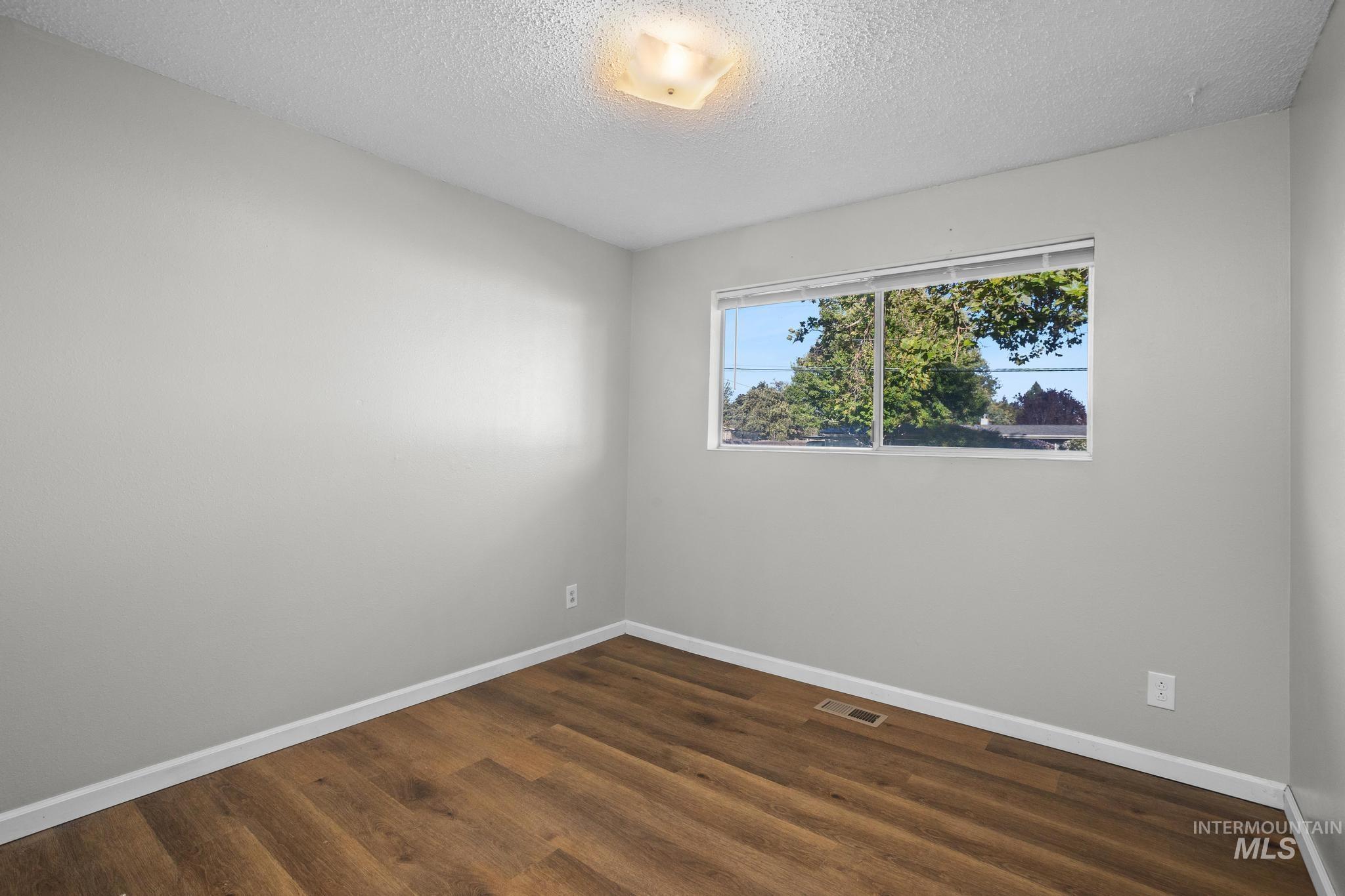 2037 S Curtis Rd, Boise, Idaho 83705, 3 Bedrooms, 2 Bathrooms, Residential For Sale, Price $415,000, 99001166