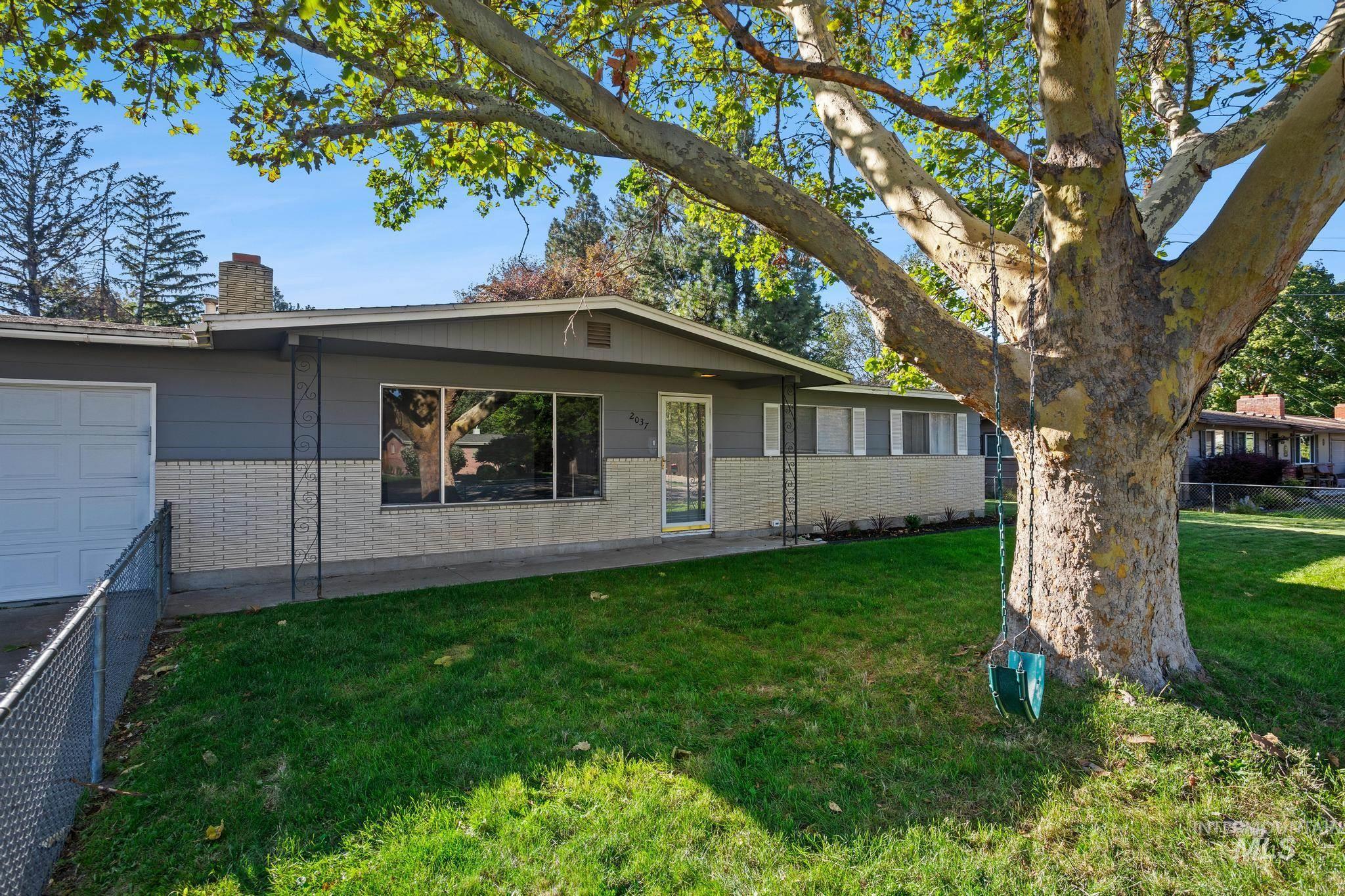 2037 S Curtis Rd, Boise, Idaho 83705, 3 Bedrooms, 2 Bathrooms, Residential For Sale, Price $415,000, 99001166