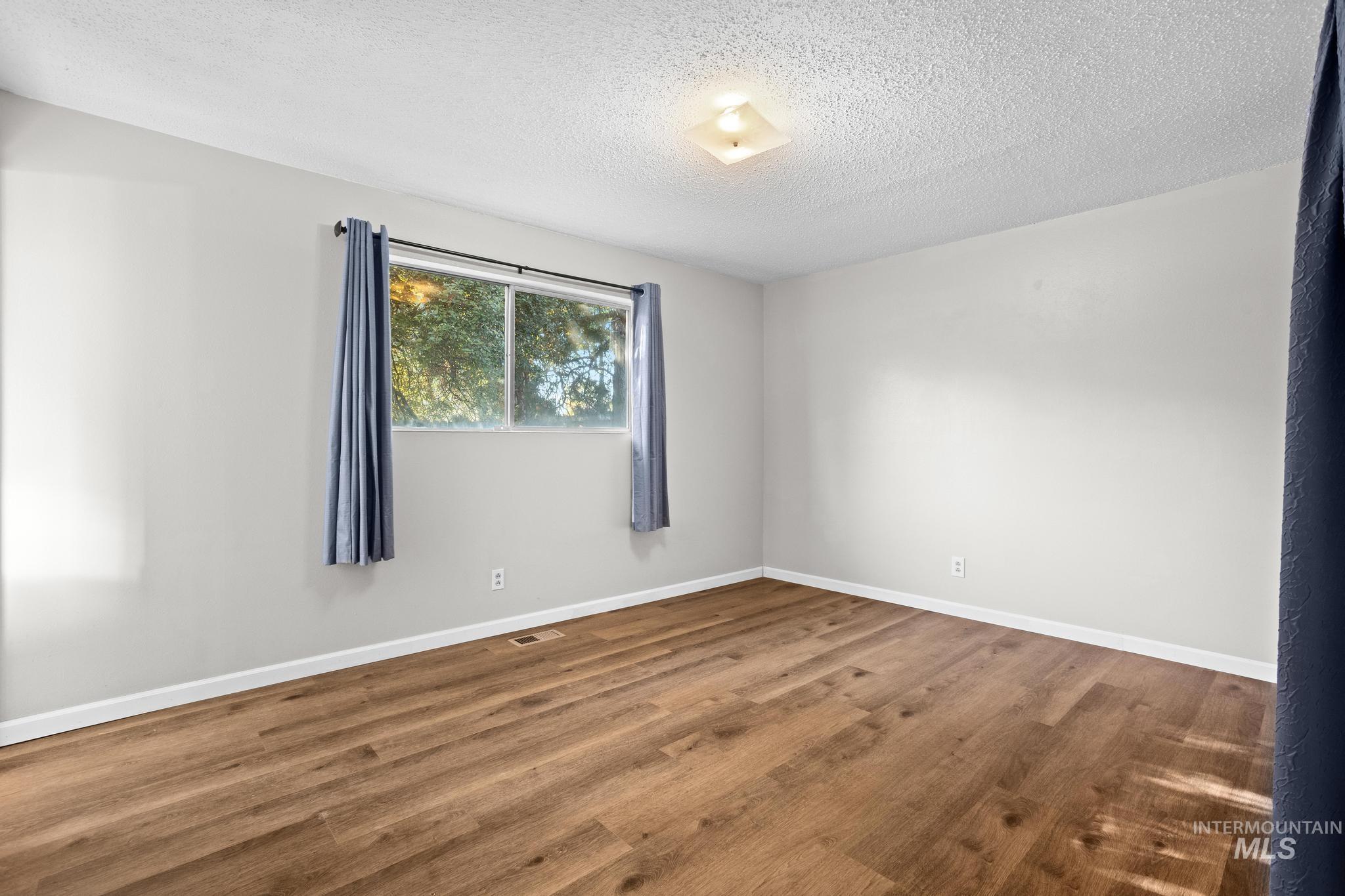 2037 S Curtis Rd, Boise, Idaho 83705, 3 Bedrooms, 2 Bathrooms, Residential For Sale, Price $415,000, 99001166