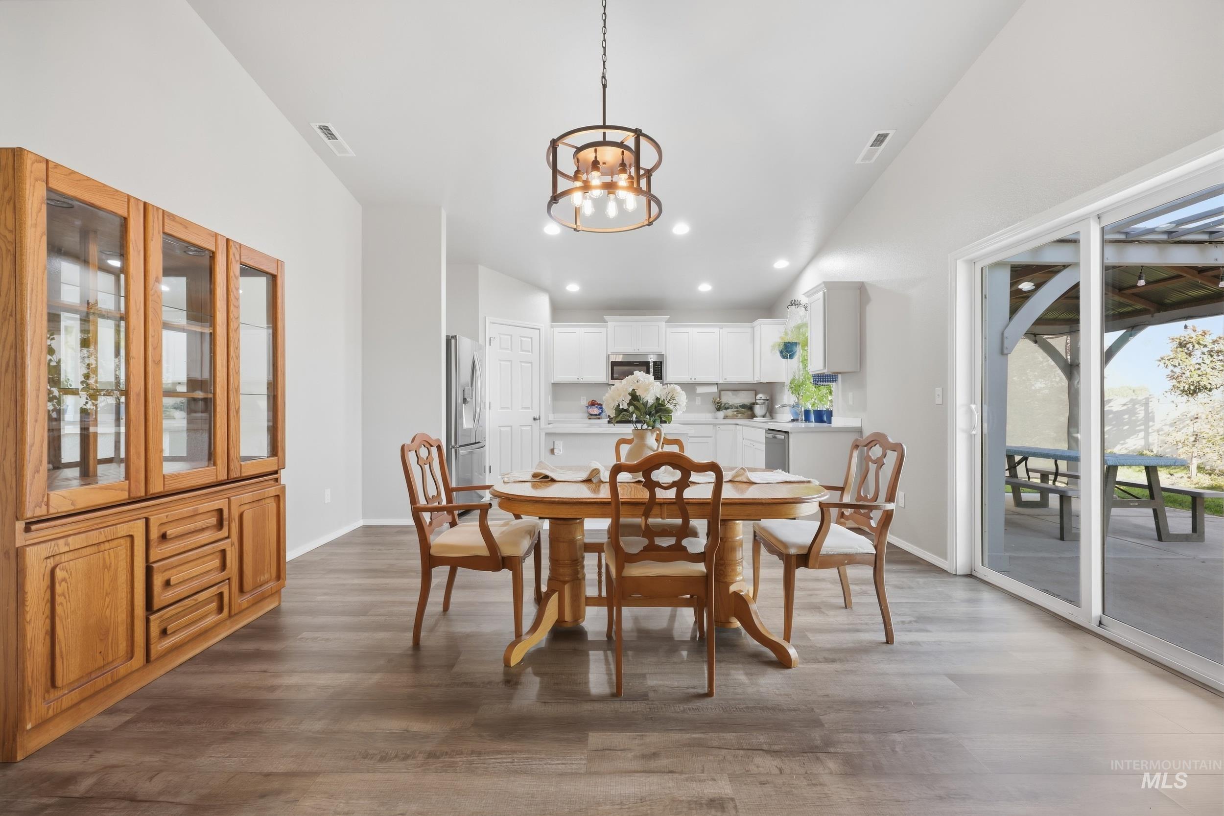 10690 Hackberry St, Nampa, Idaho 83687, 4 Bedrooms, 2 Bathrooms, Residential For Sale, Price $424,900, 99001172