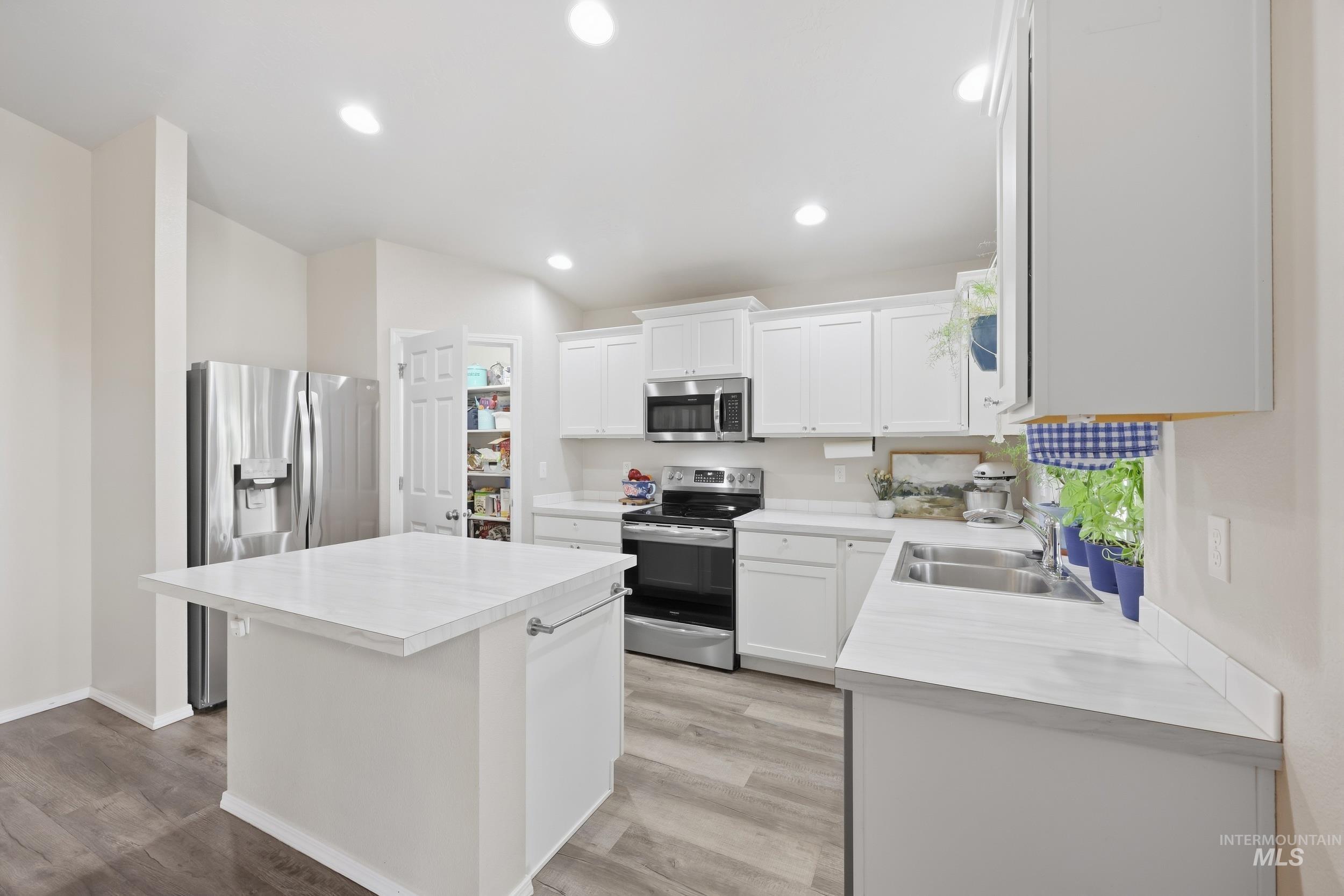 10690 Hackberry St, Nampa, Idaho 83687, 4 Bedrooms, 2 Bathrooms, Residential For Sale, Price $424,900, 99001172
